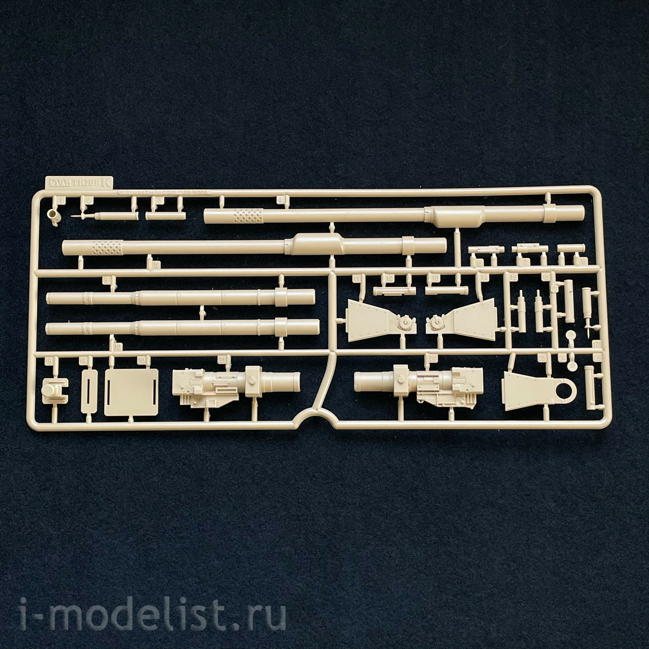 4613 Tiger Models 1/35 German Leopard II Revolution Battle Tank
