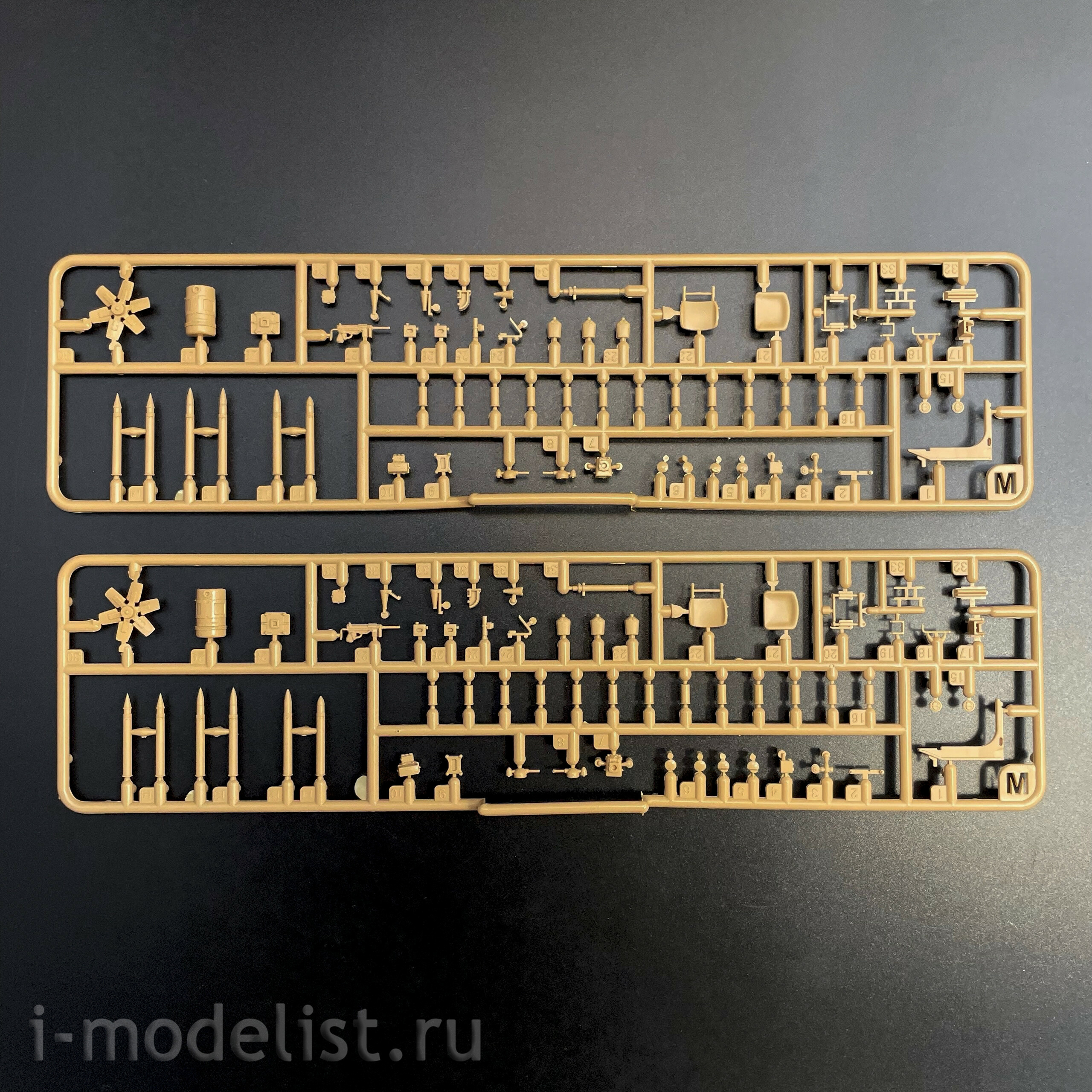 RM-5136 Rye Field Model 1/35 Танк M4A3 Sherman 76W VVSS поздний (UPGRADE-версия с полным интерьером)