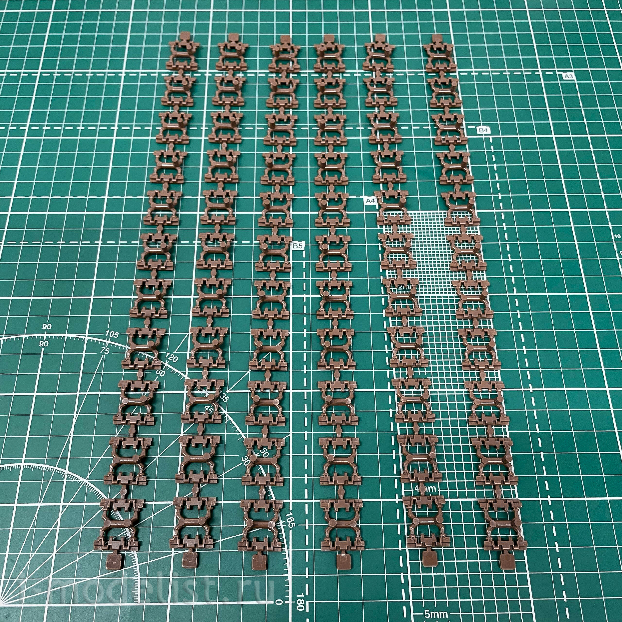 35A033 Amusing Hobby 1/35 ELEFANT Self-propelled gun (interior + zimmerite)