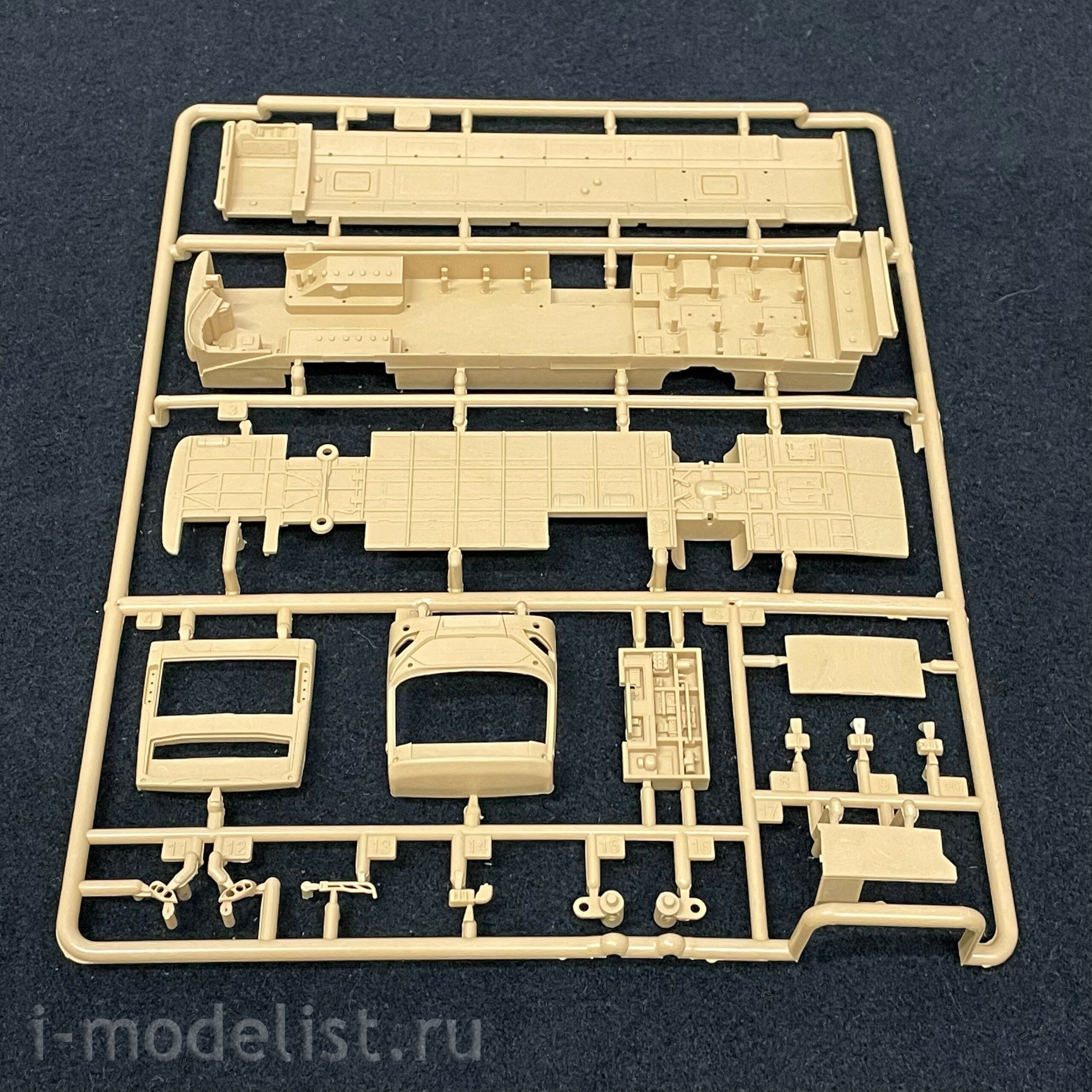 72A03 Sabre Models 1/72 Electric City Bus Shenwo SWB6128EV56