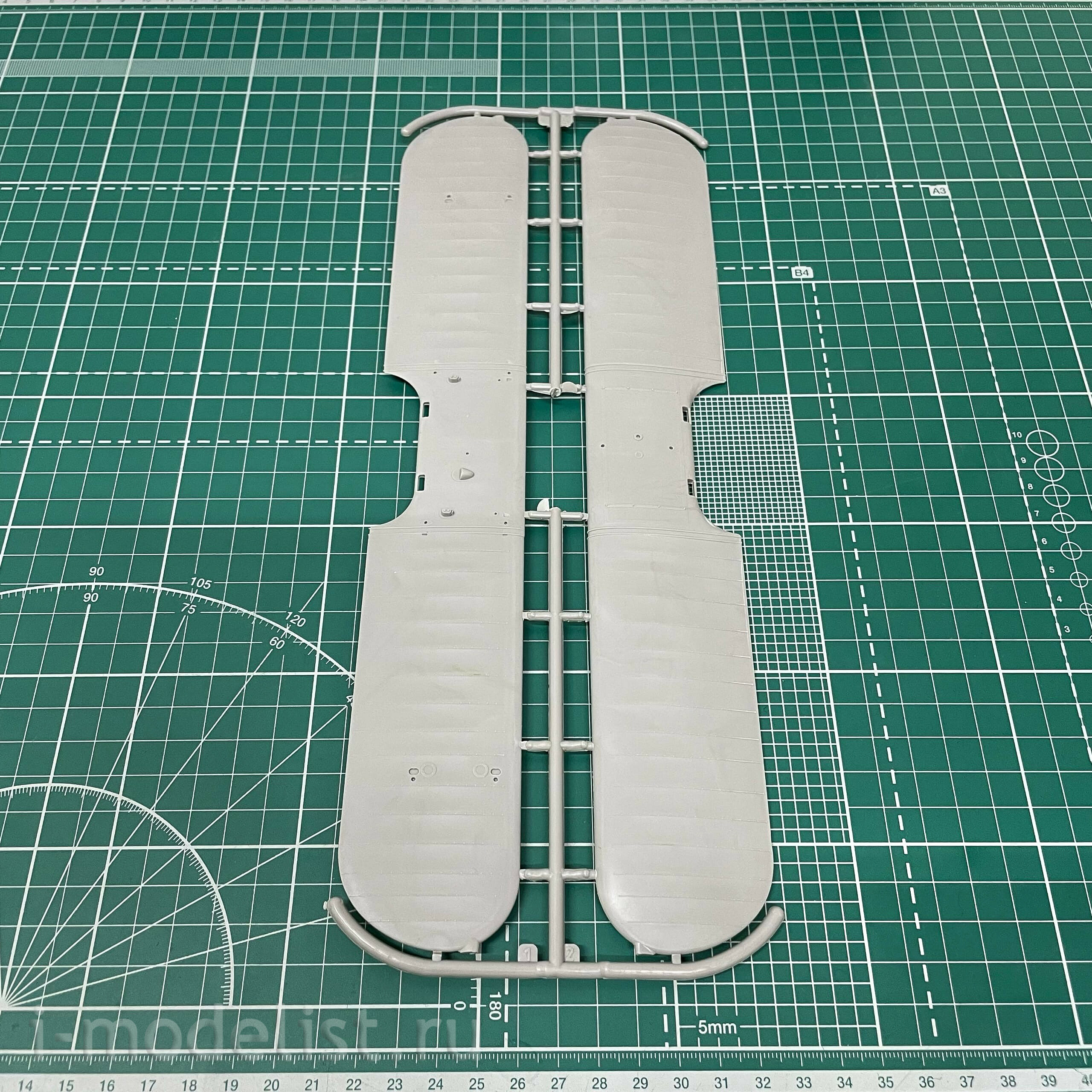 631 Roden 1/32 Boeing Stearman PT-17 Kaydet Aircraft