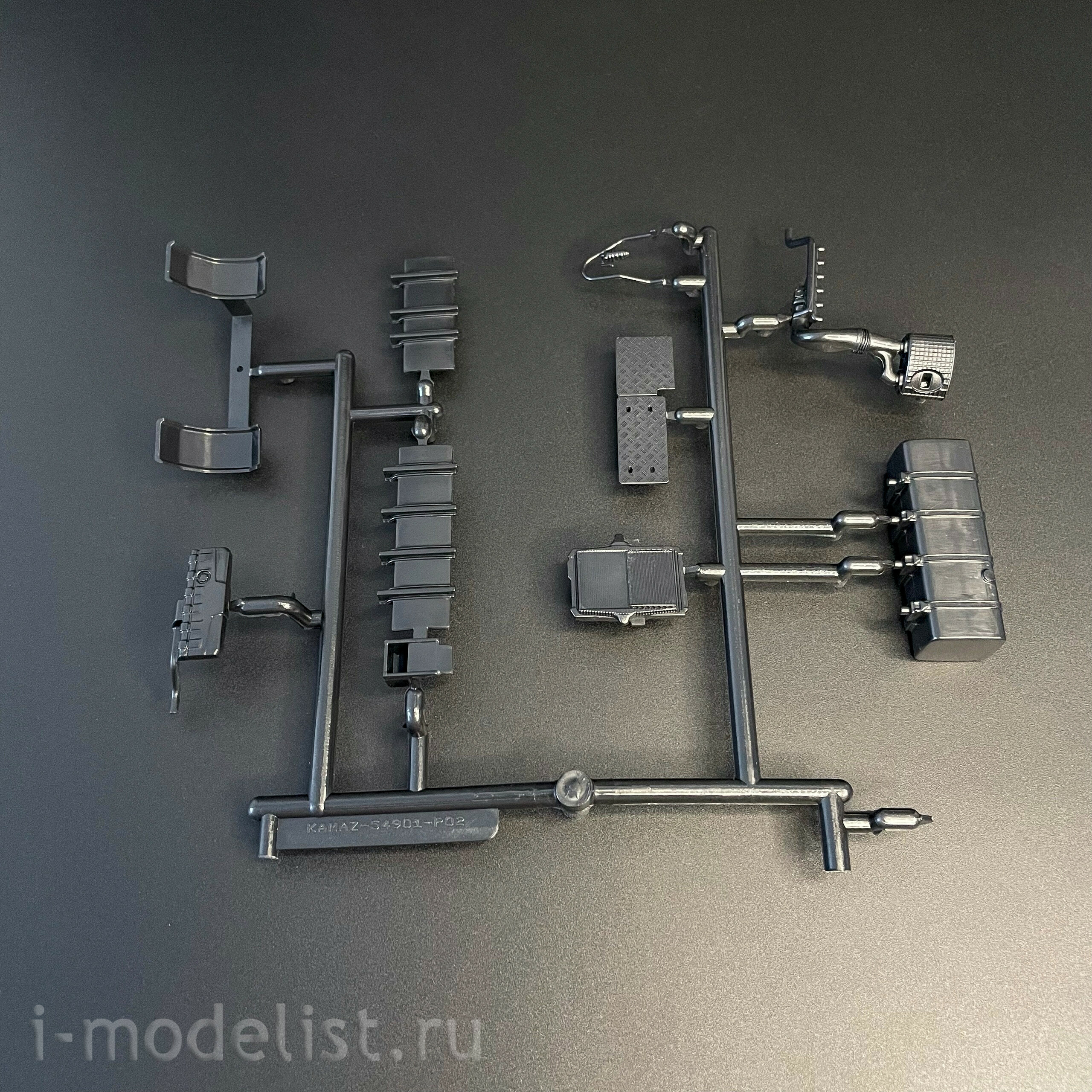 1513AVD AVD Models 1/43 Седельный тягач KAMAZ-54901