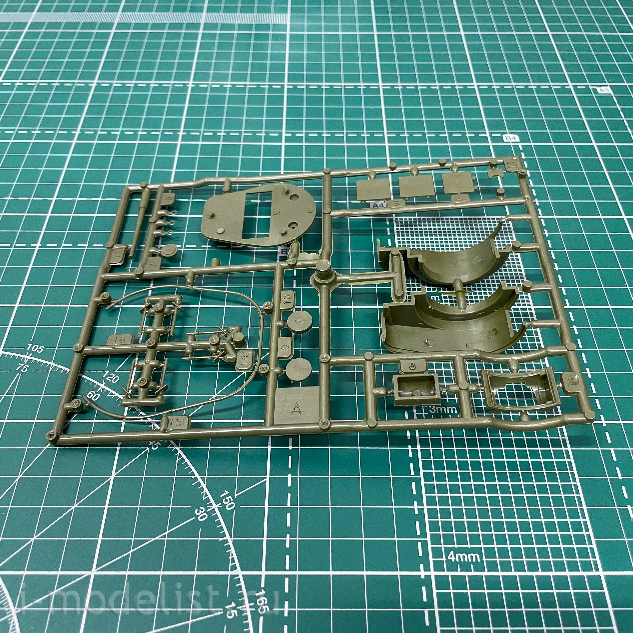 3545 Zvezda 1/35 Soviet BT-7 Tank