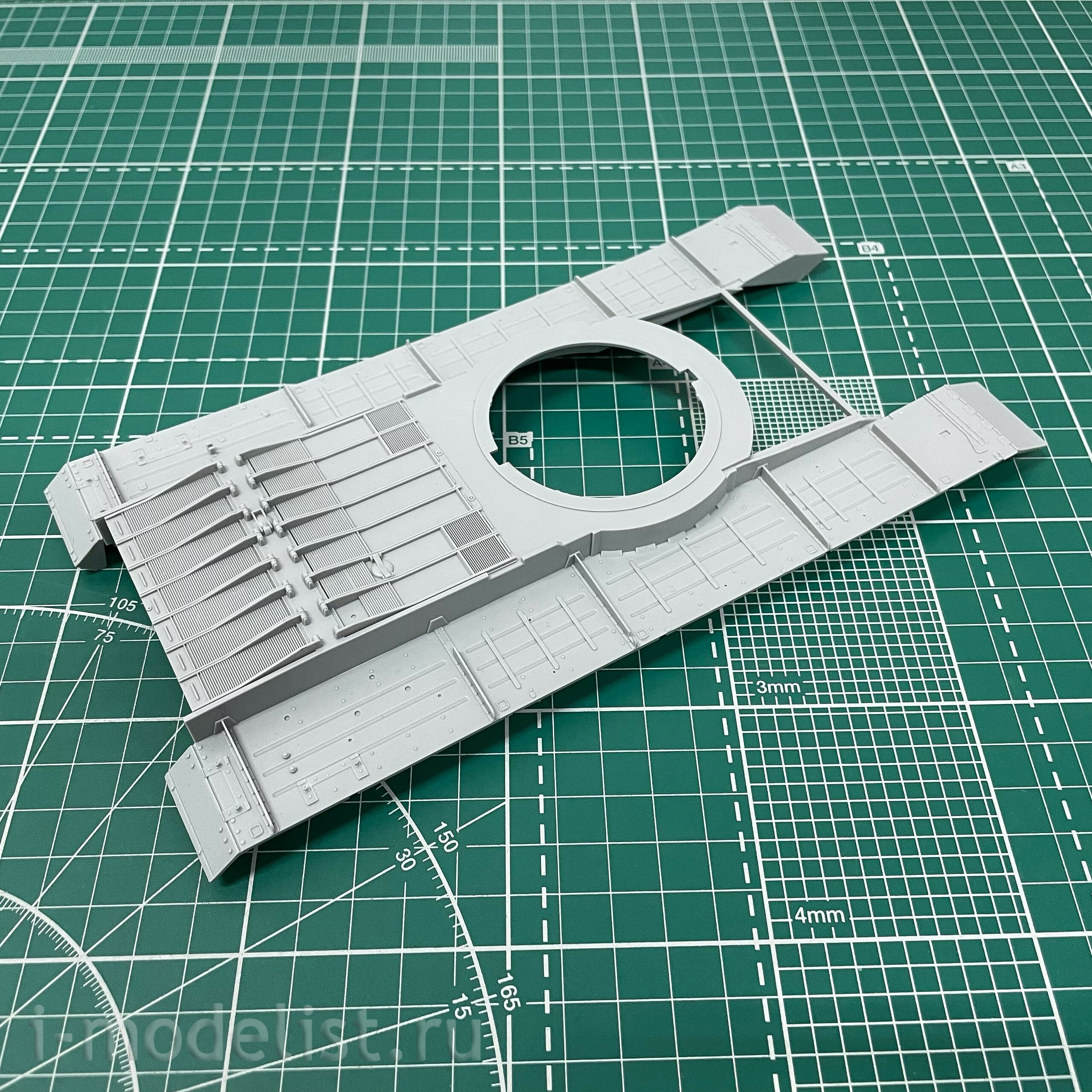 35A006 Amusing Hobby 1/35 British Heavy Tank FV214 Conqueror Mk I