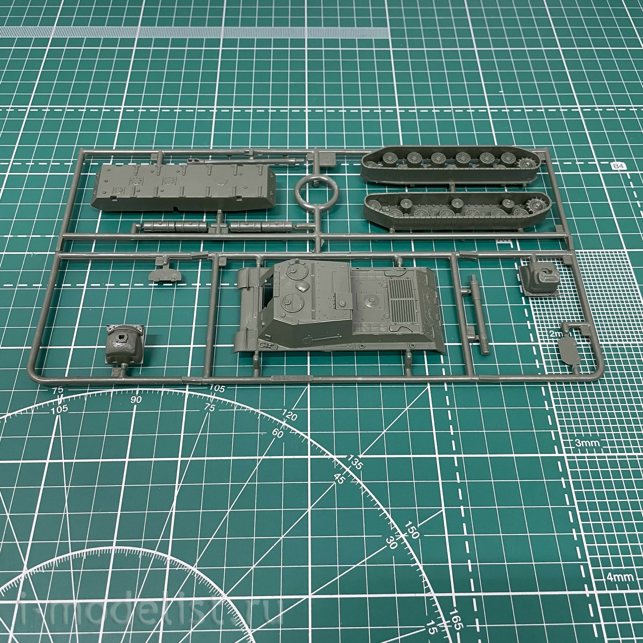 307219 Modeler 1/72 ACS Soviet self-propelled artillery ISU-152