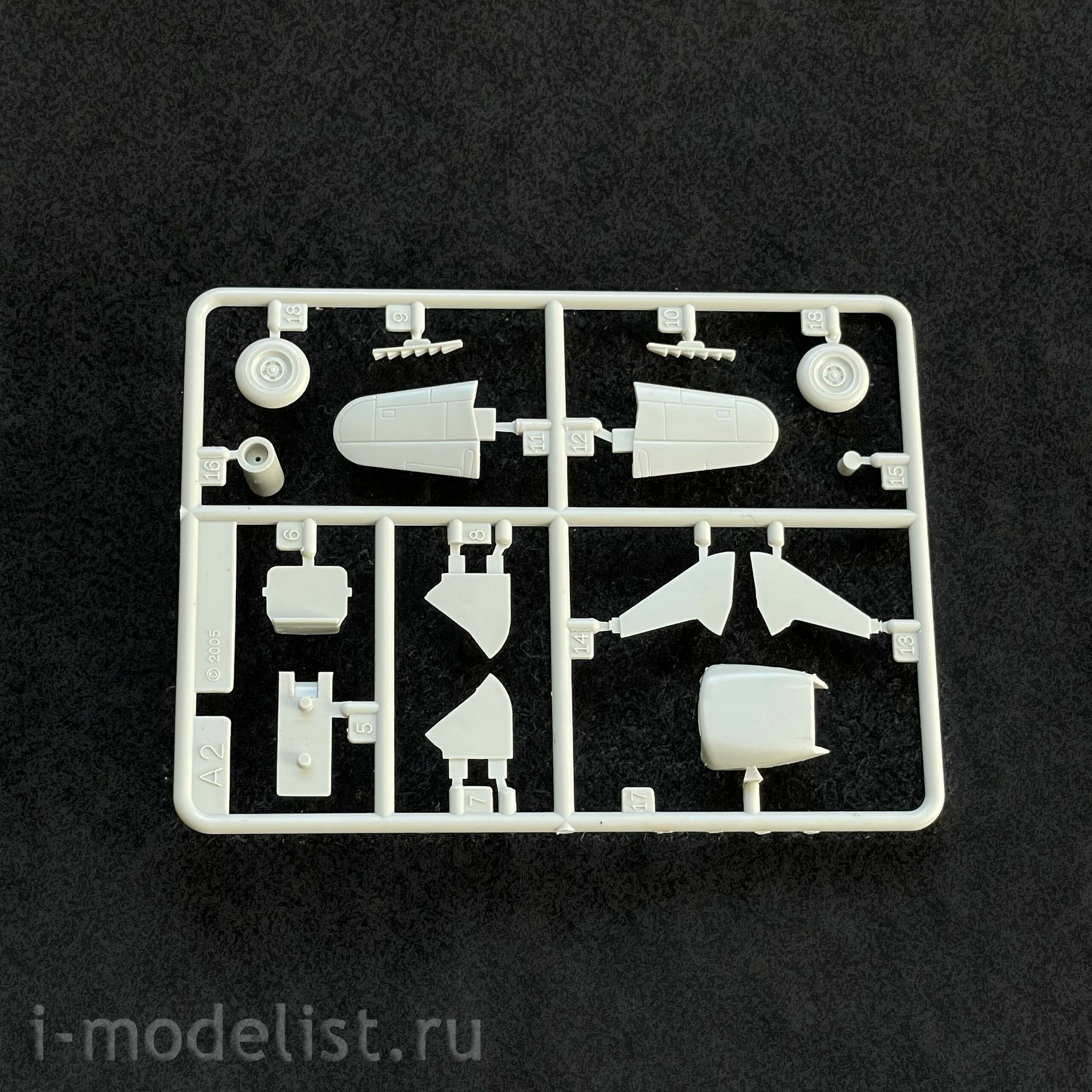 80232 HobbyBoss 1/72 Hawker Typhoon Mk Aircraft.IB
