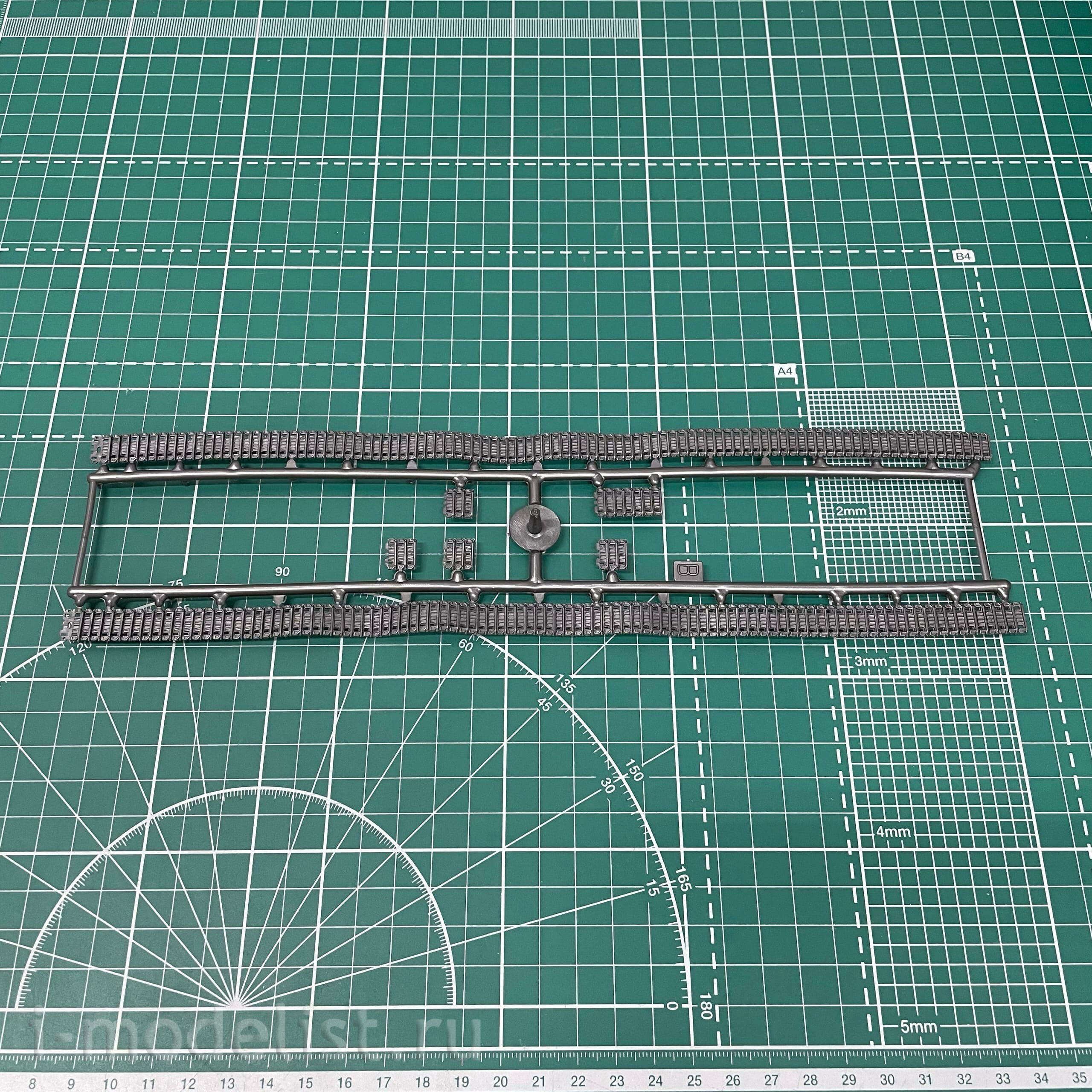 03272 Revell 1/35 German tank destroyer Jagdpanzer 38 T