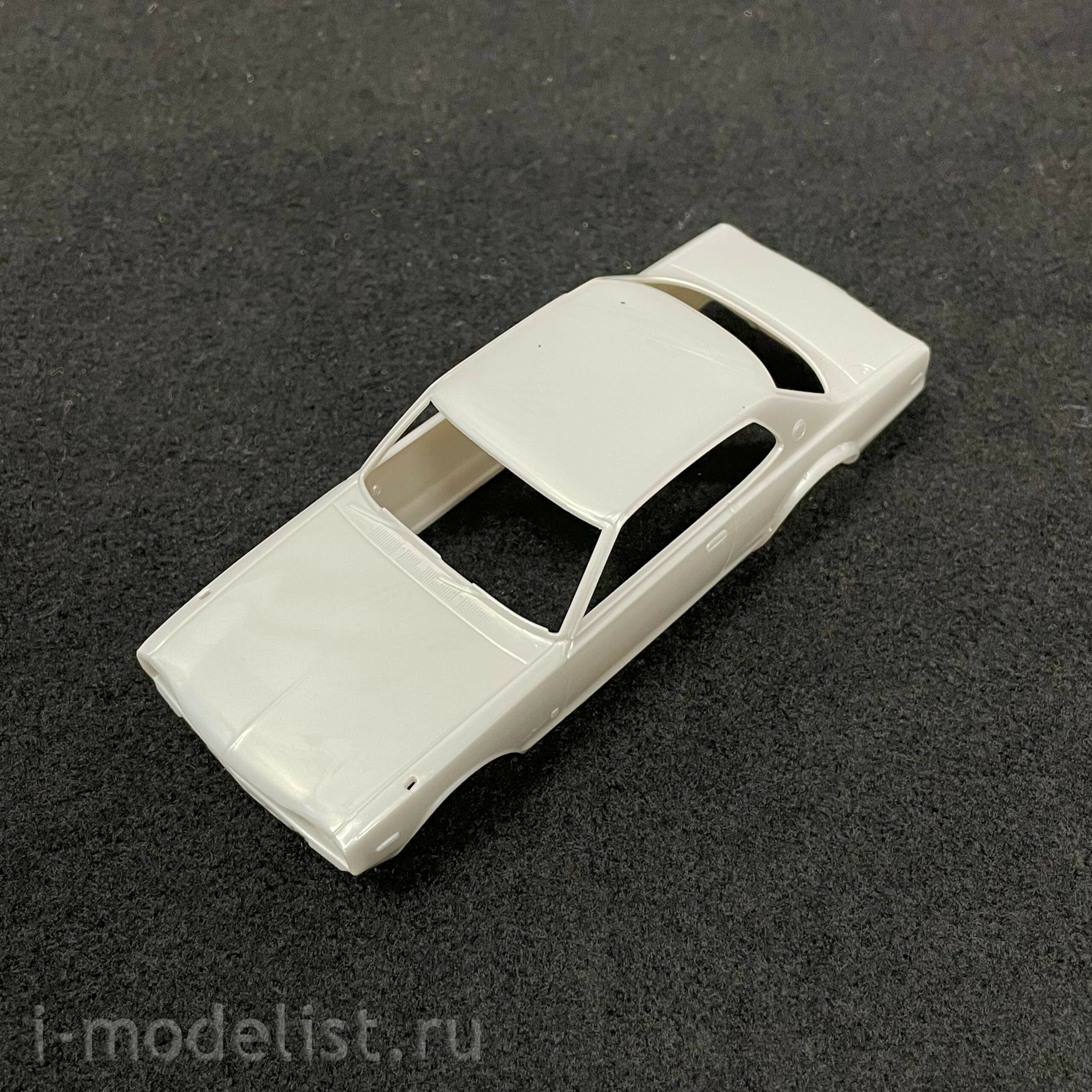 06470 Aoshima 1/32 Car Nissan Skyline 2000 GT-R - Silver (The Snap Kit)