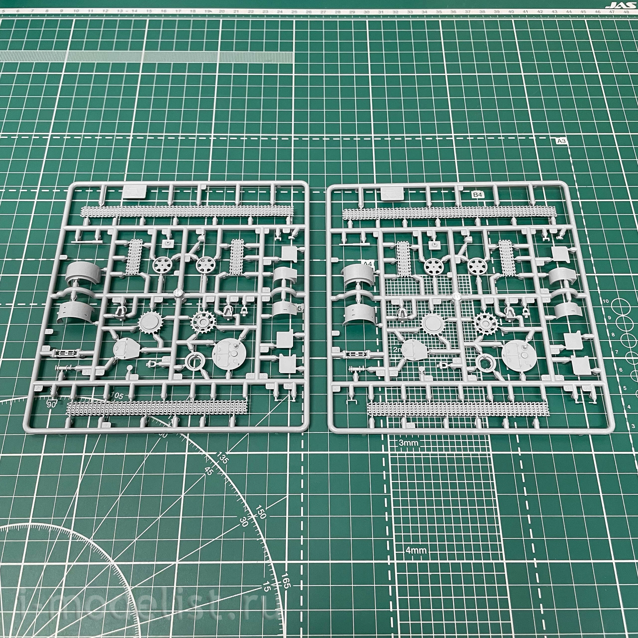 5061П Zvezda 1/72 Подарочный набор: Советский тяжелый танк Т-35