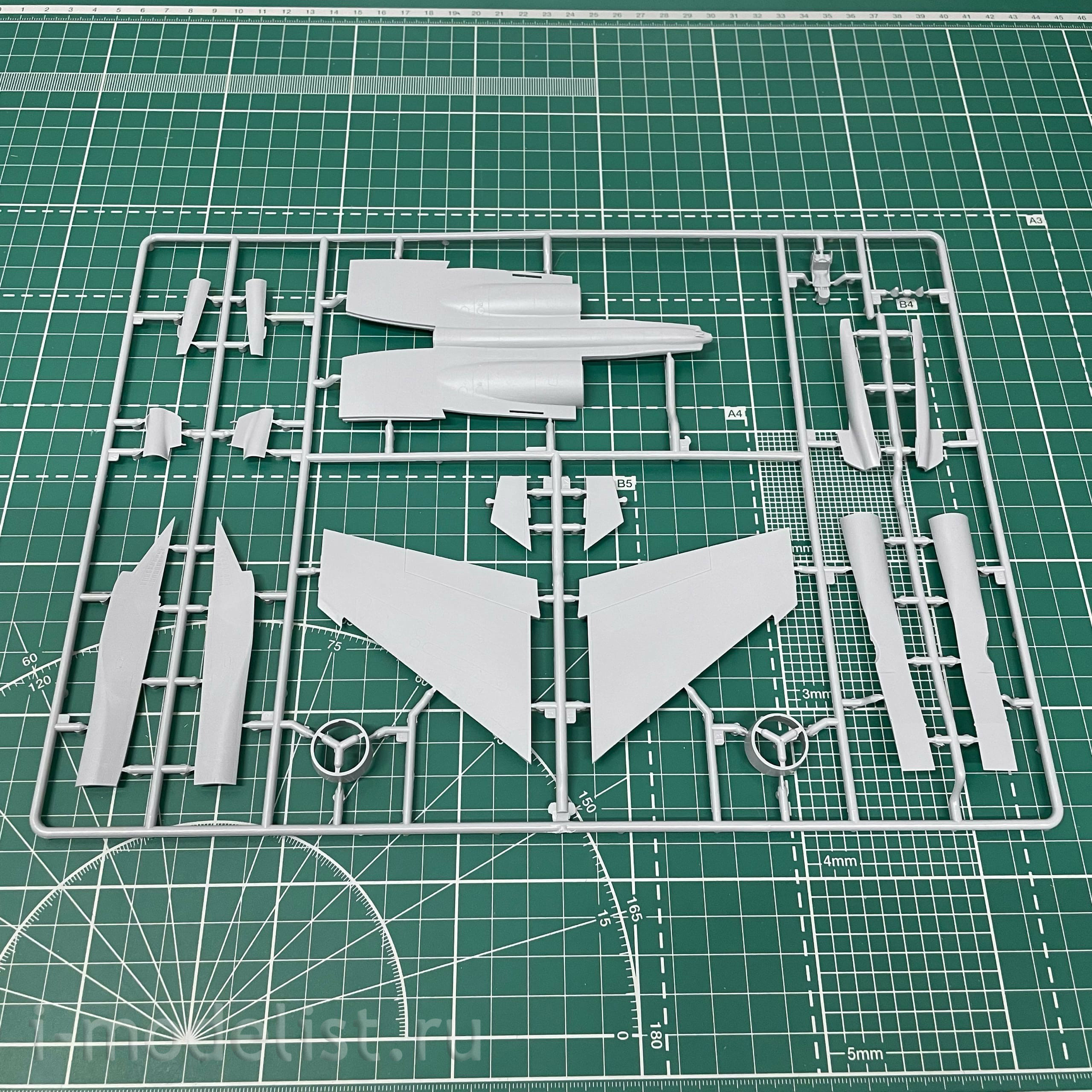 7295 Zvezda 1/72 Russian multi-purpose fighter superiority in the air su-27SM