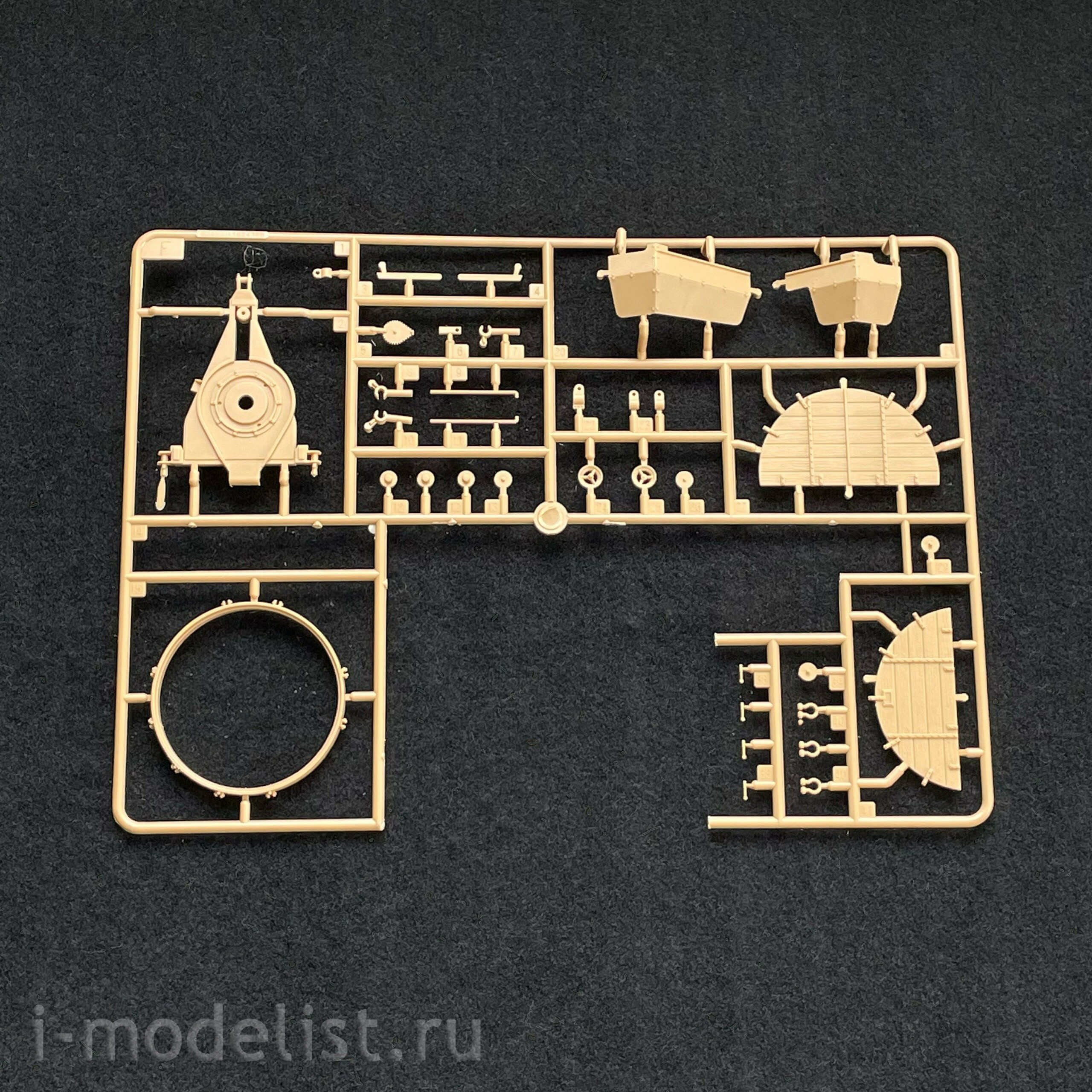 HobbyBoss 1/35 82492 German Panther Ausf.D Flak Bergepanther