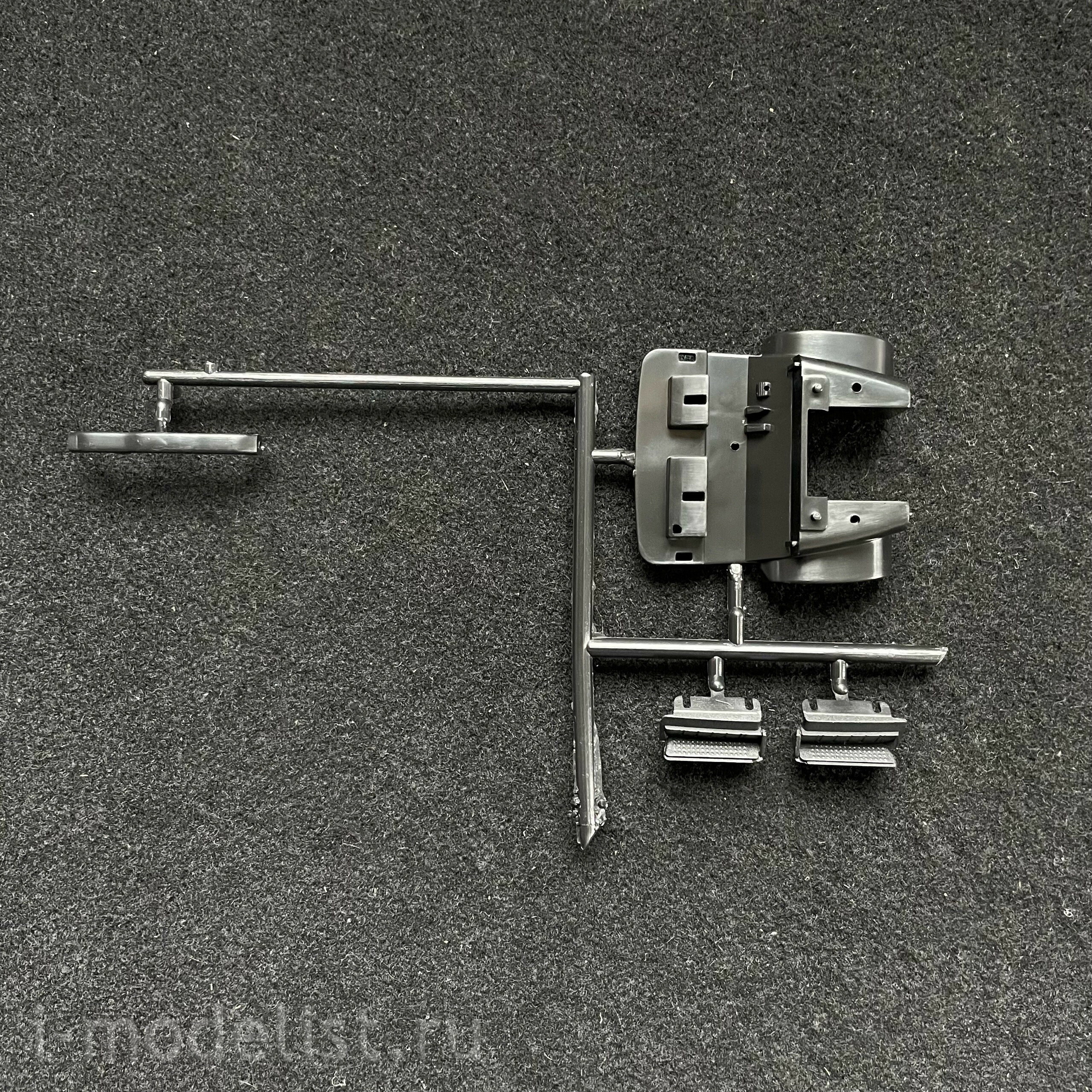 1520AVD AVD Models 1/43 Truck Tractor 130V1