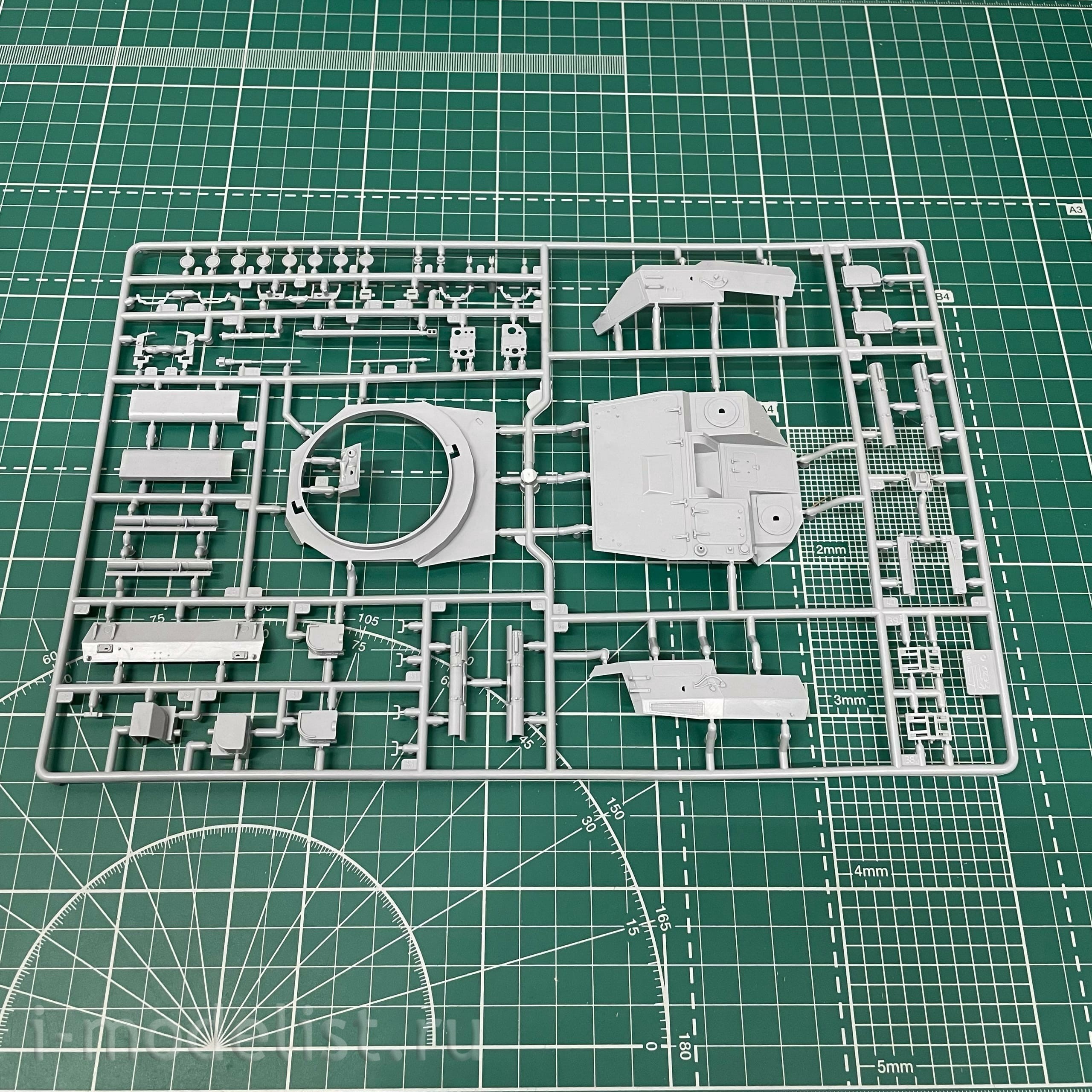 3696 Zvezda 1/35 APC 