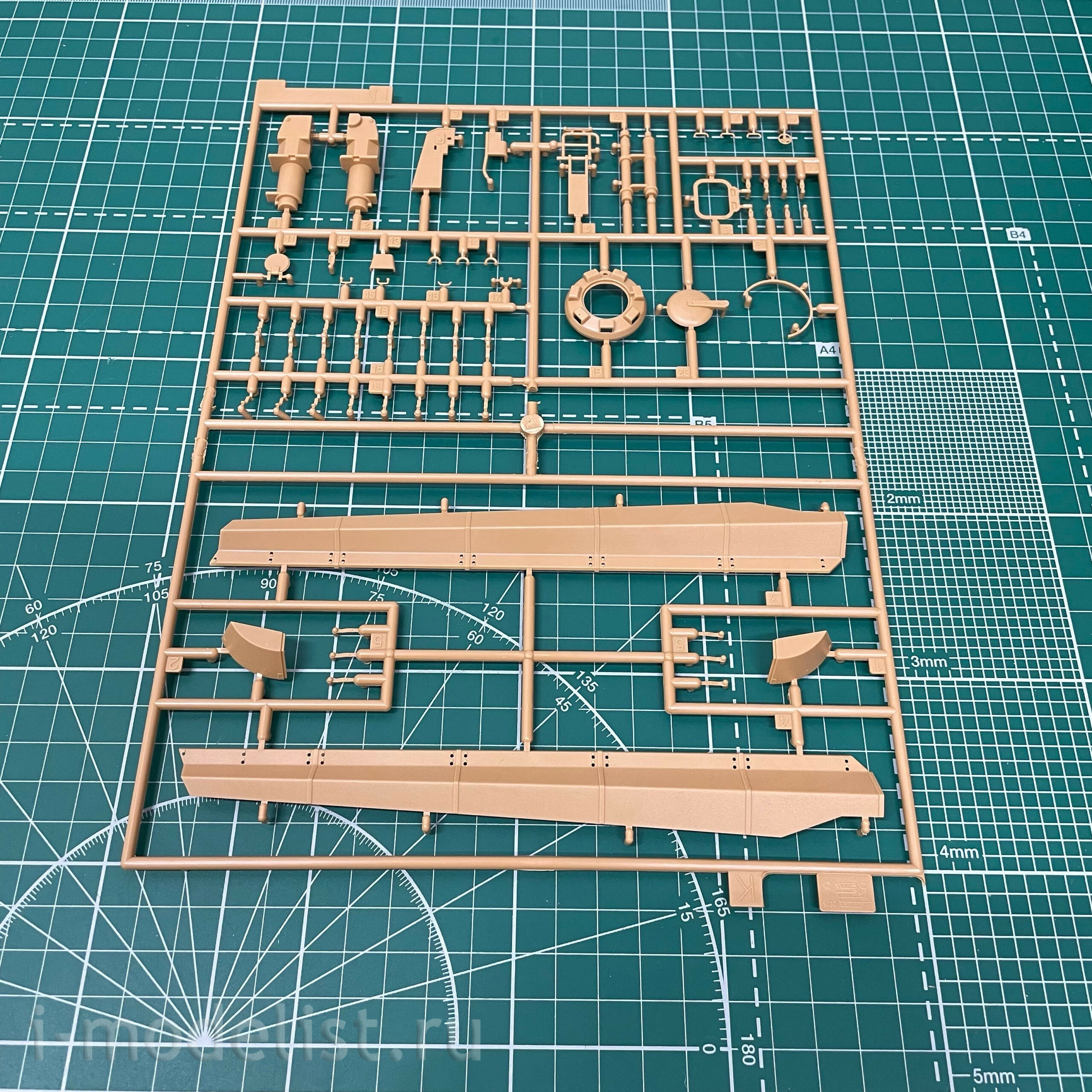 3601 Zvezda 1/35 Heavy German T-VIB Royal Tiger Tank with Henschel Turret