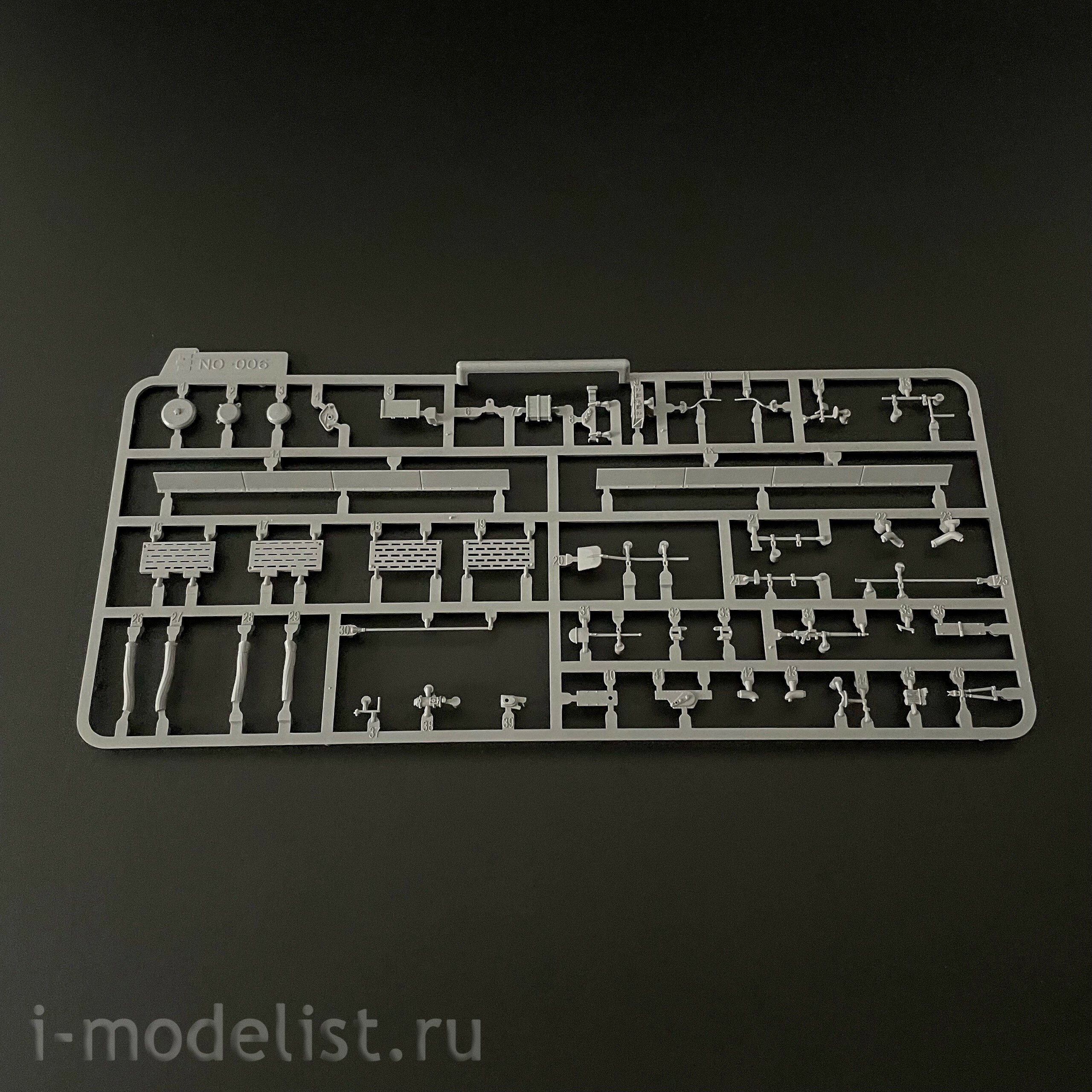 004 UZvezda 1/48 Early production Tiger I tank with full interior 