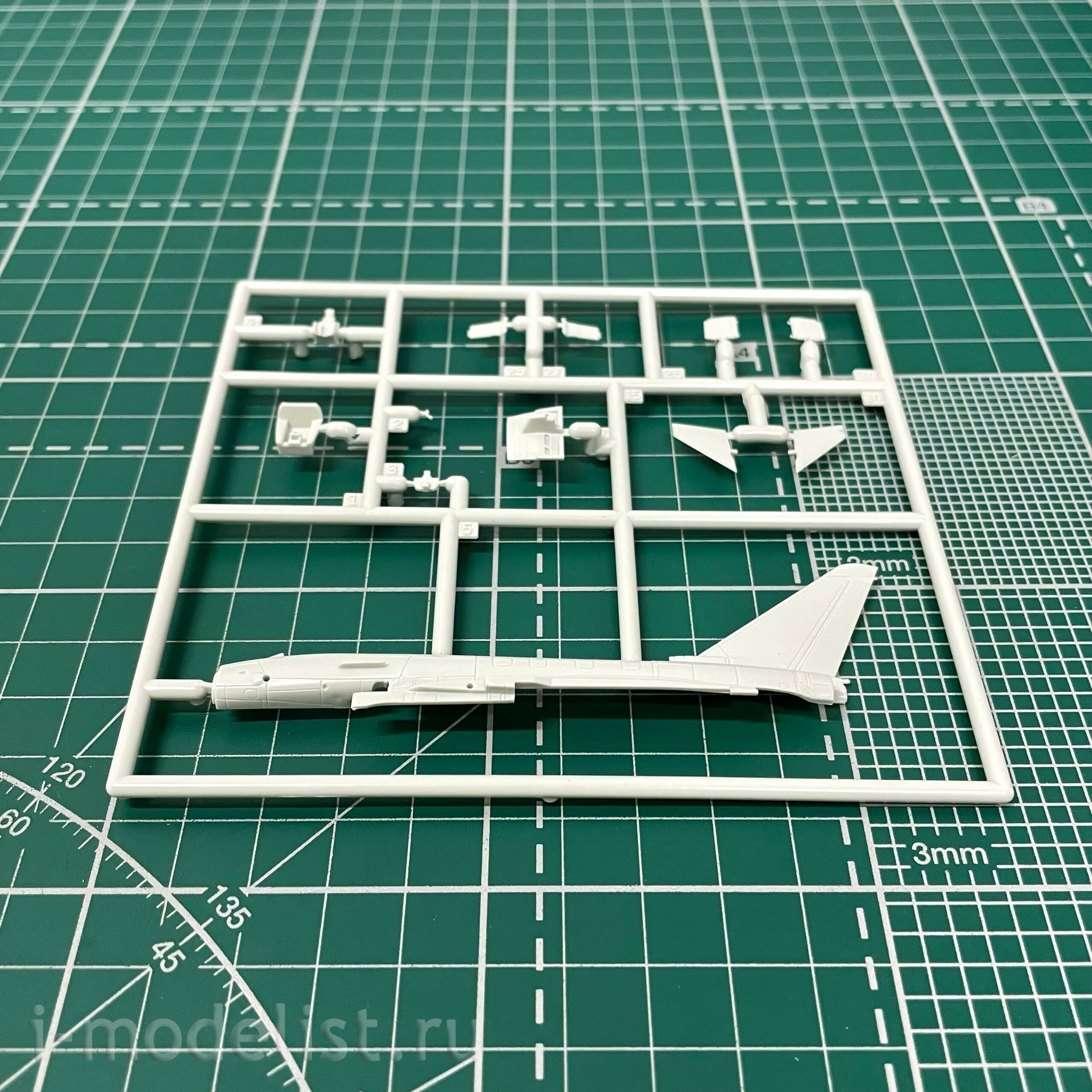 04282 Revell 1/144 multi Purpose Eurofighter Typhoon aircraft