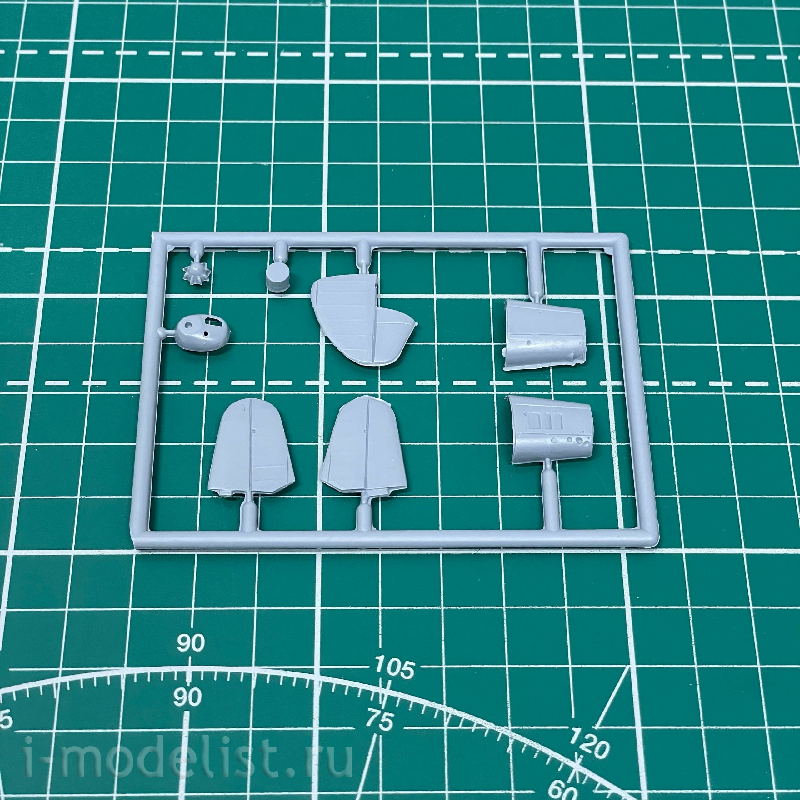 KPM0020 Kovozavody Prostejov 1/72 Zlin Z-126 (Trenér 2) úvodní série