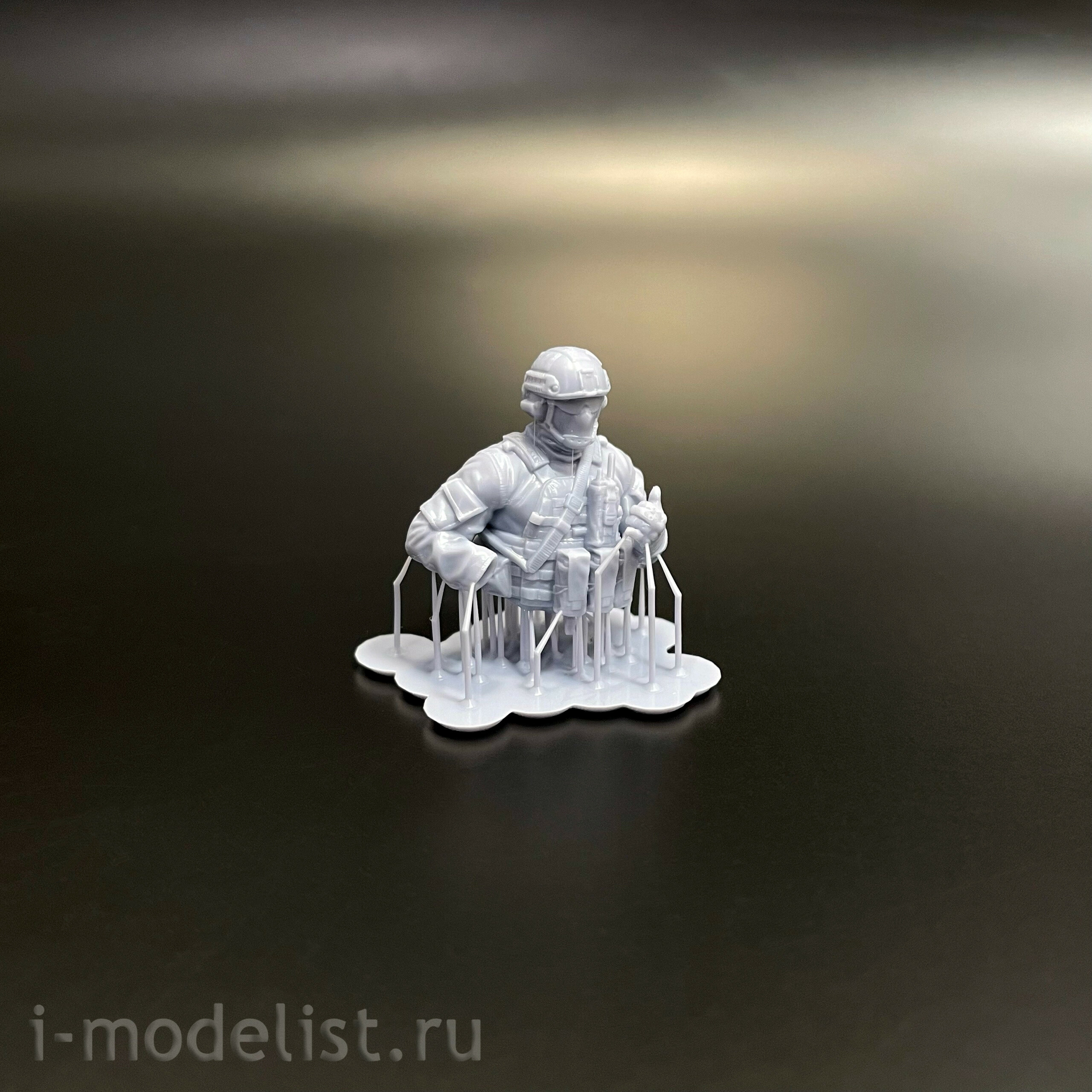 39022 SX-Art 1/35 Бойцы ВС РФ с собакой