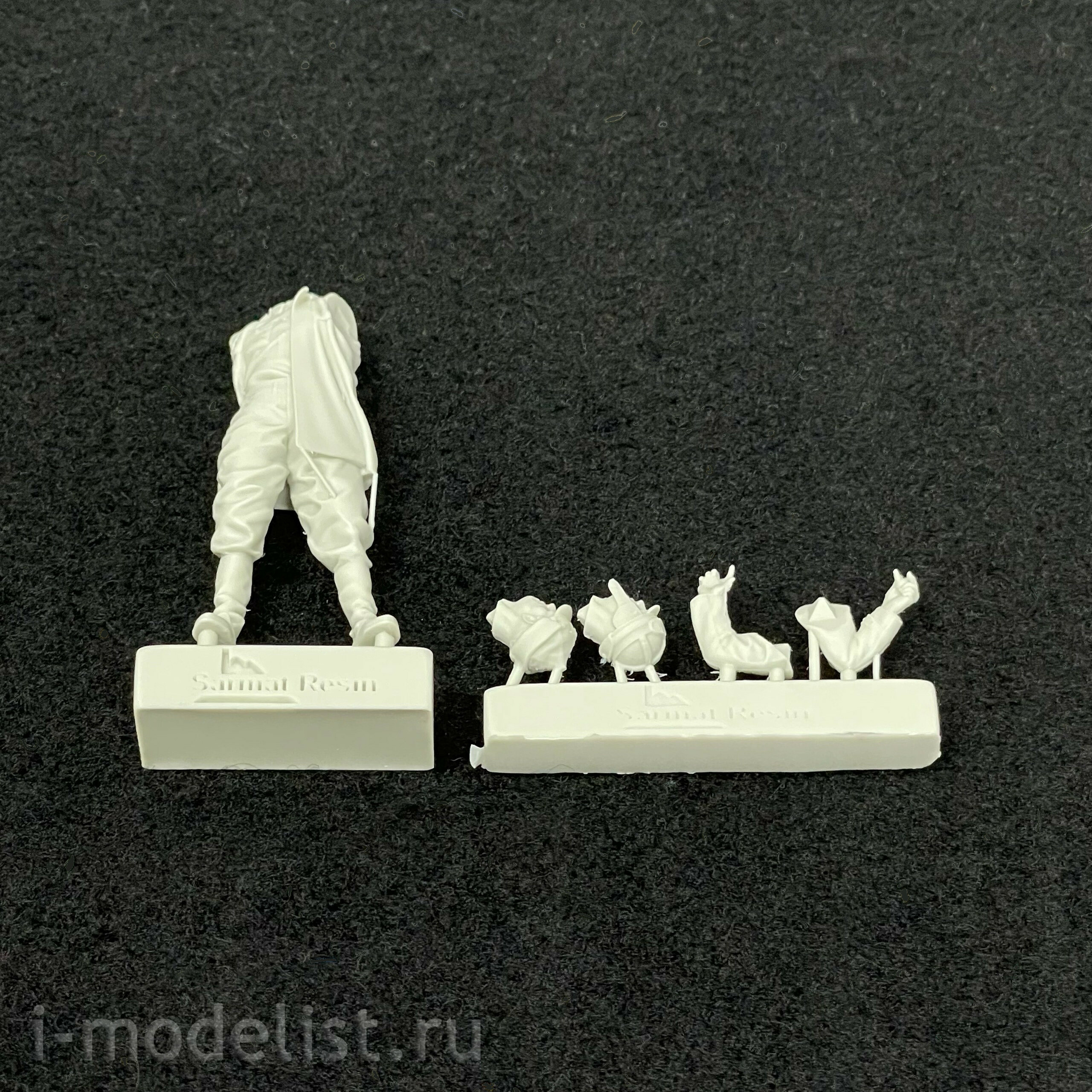SRMS35001-3 Sarmat Resin 1/35 Set of three figures of tankers in special leather uniforms 1928-1933.