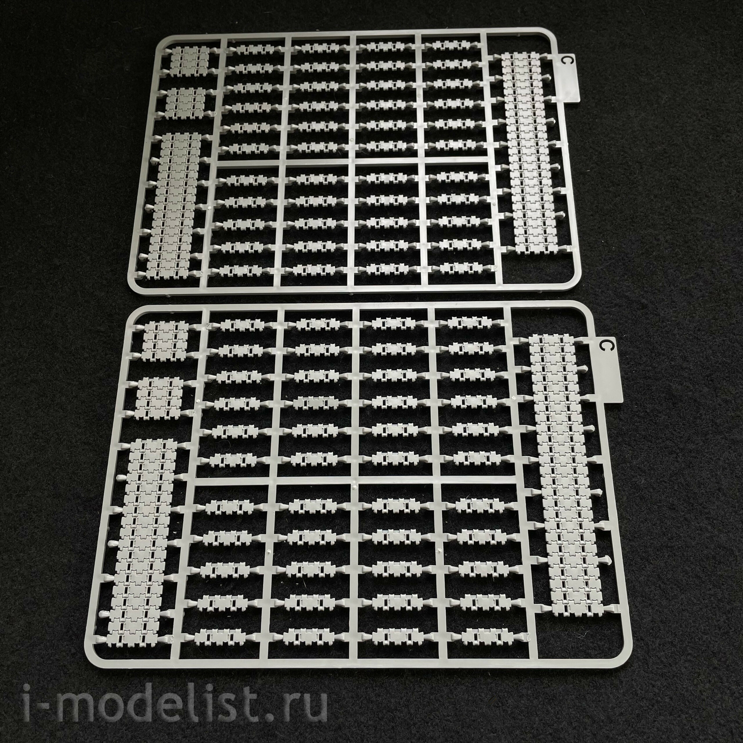 2175 Takom 1/35 German Medium Tank Sd.Kfz. 171 Panther Ausf. A (mid-early production)