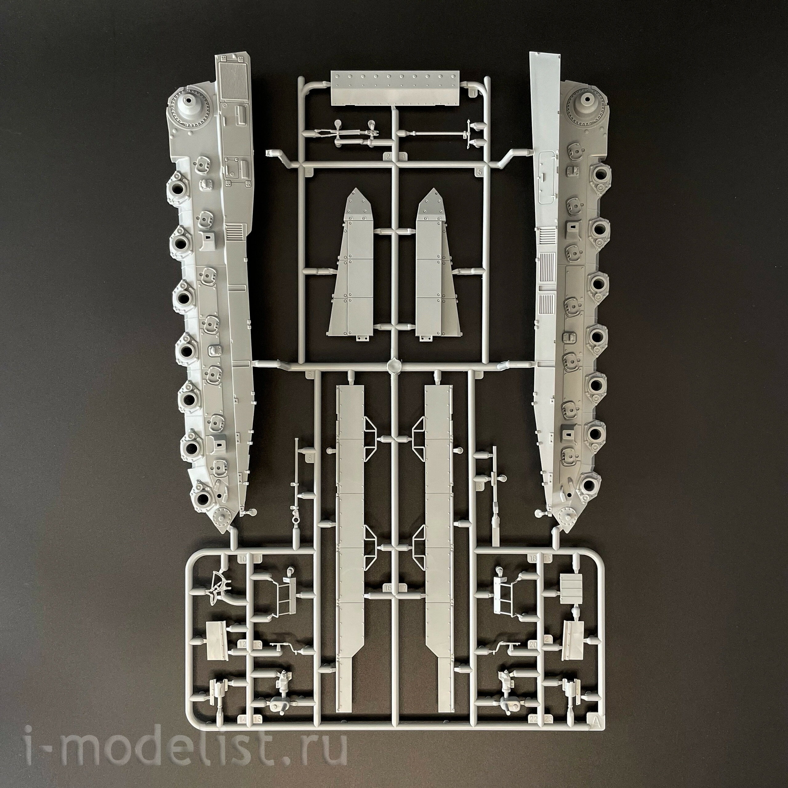 35A058 Amusing Hobby 1/35 Танк Leopard 2 A8