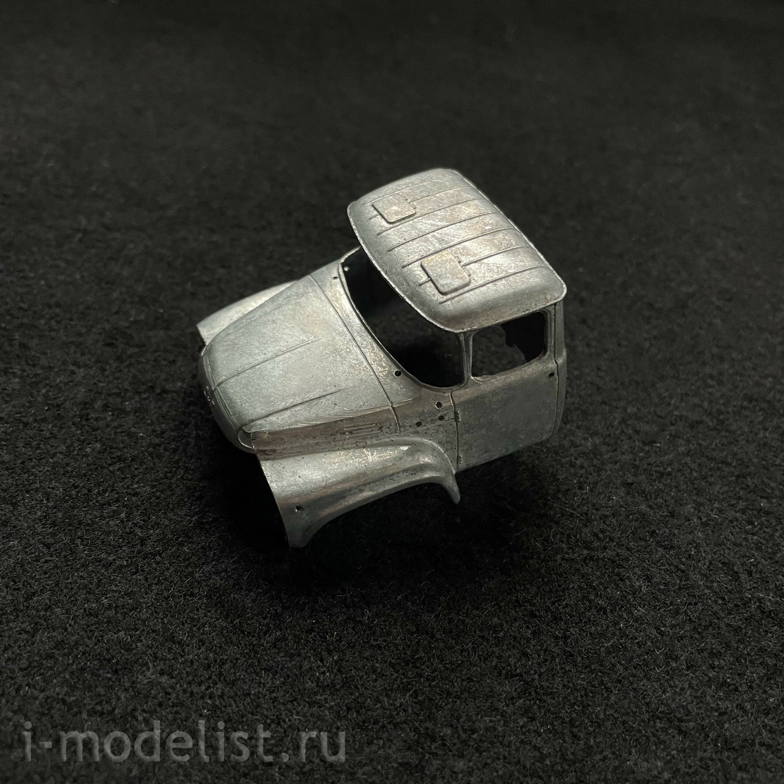 1519AVD AVD Models 1/43 Car 130 On-board