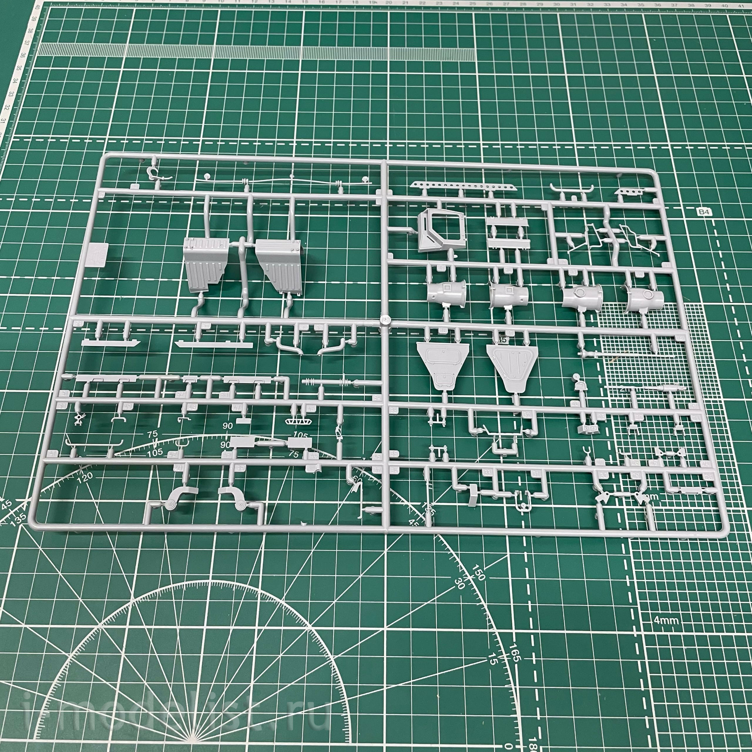 3696 Zvezda 1/35 APC 
