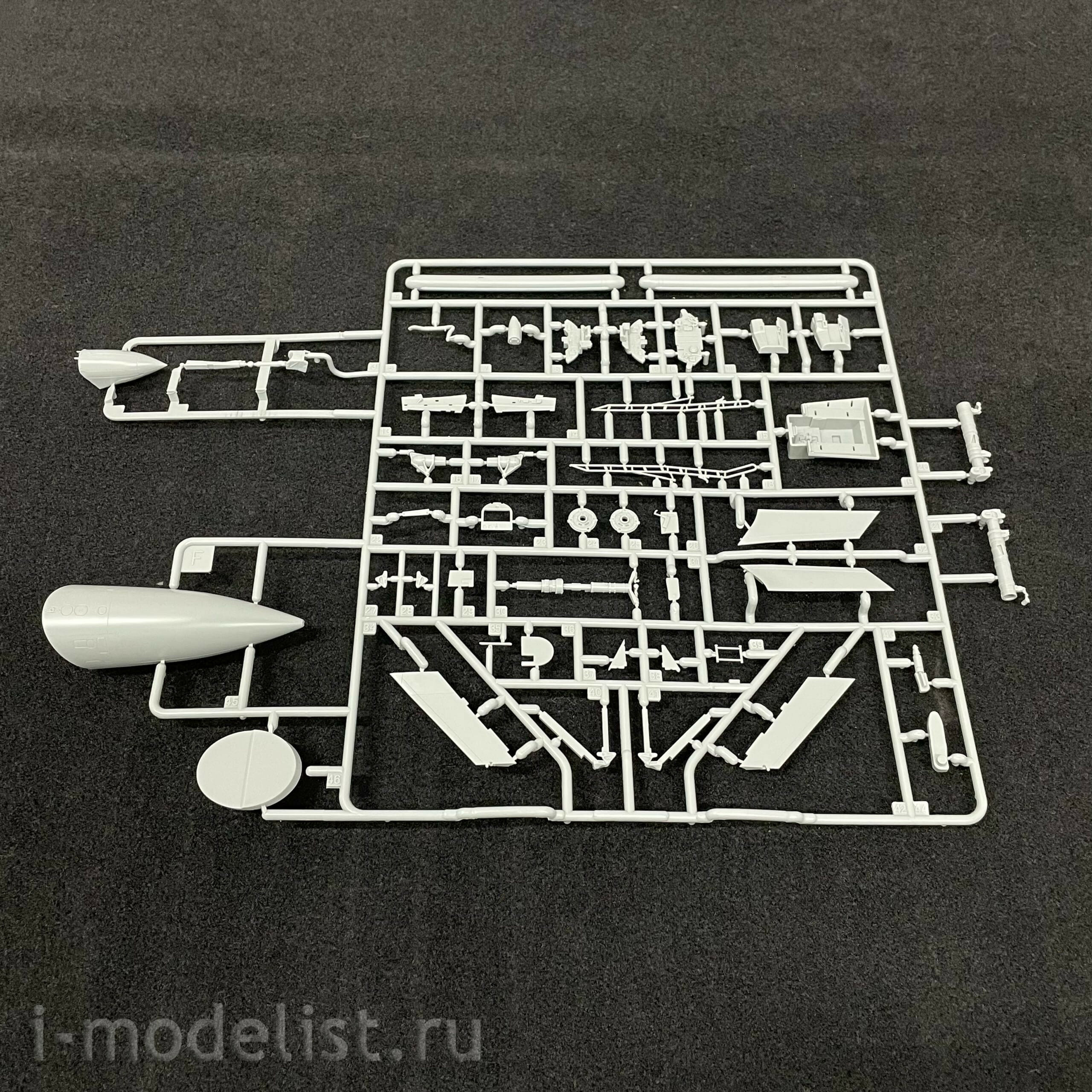 8002 MiniBase 1/48 С-27k Fighter with Kh-41 Mosquito Missile (P-270)