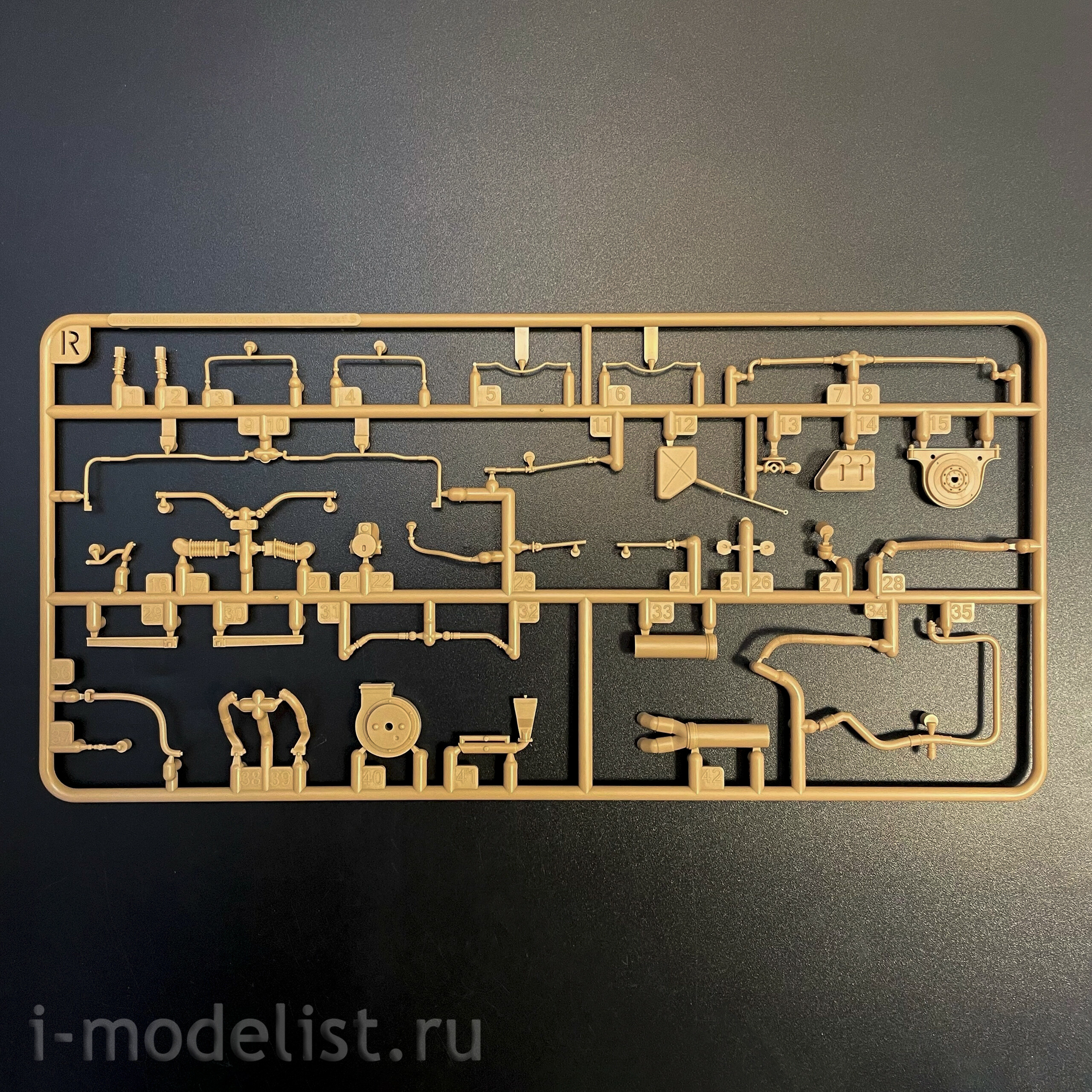RM-5146 Rye Field Model 1/35 Notмецкий танк Pz.Kpfw.VI Ausf.B King Tiger с башней Henschel Sd.Kfz. 182 (с полным интерьером)