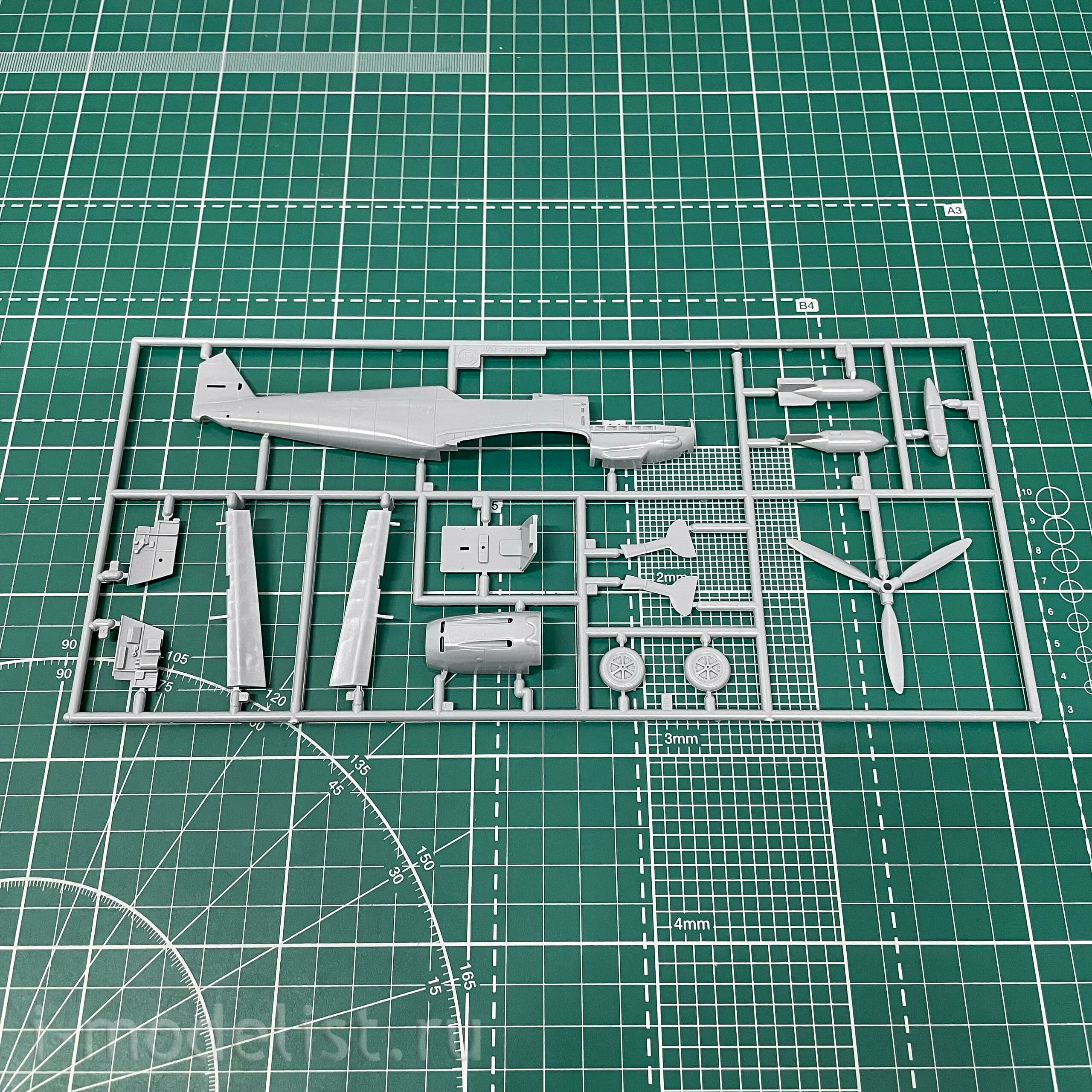07500 Hasegawa 1/48 Messerschmitt Bf109E-4/N 'Galland' fighter with action figure