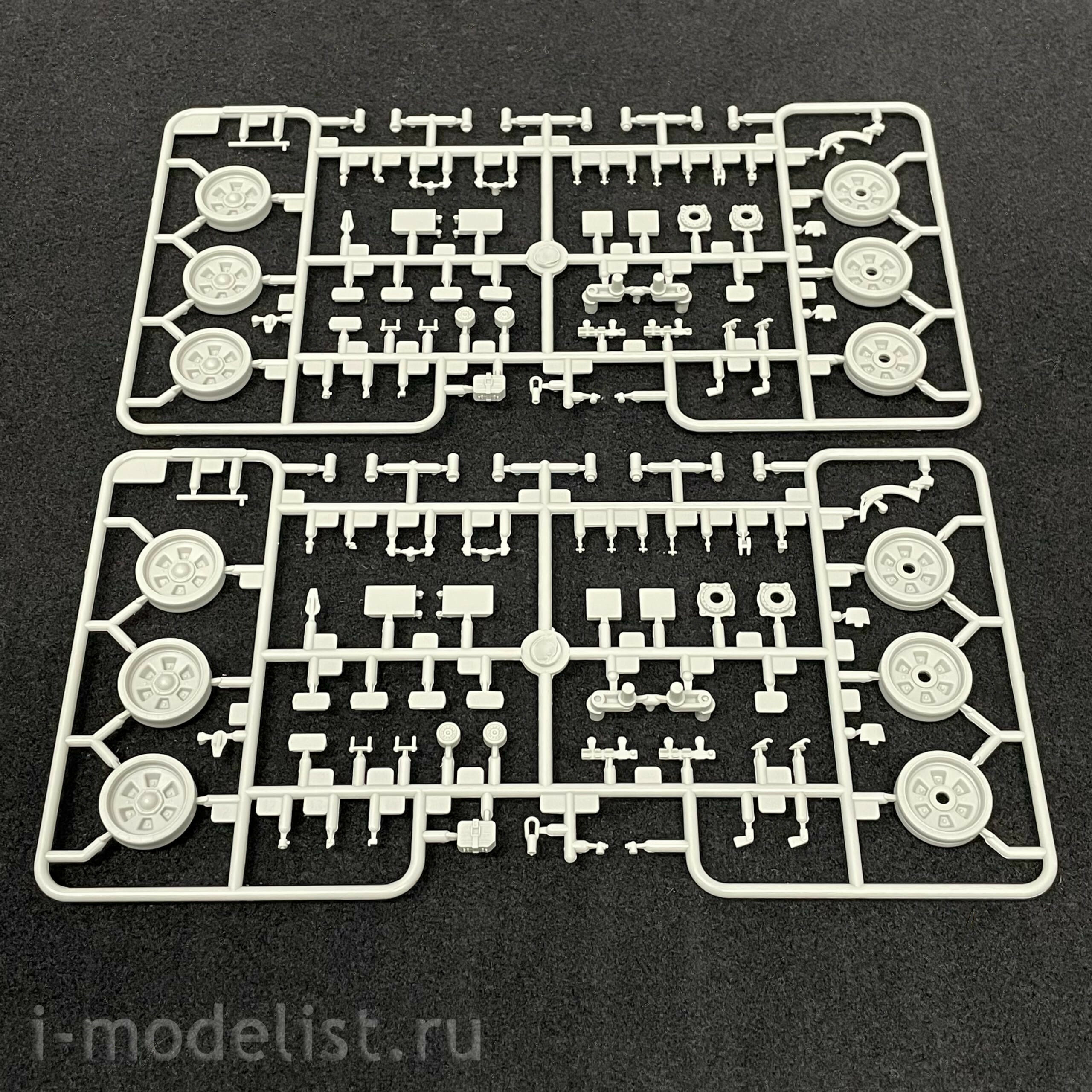 09609 Trubach 1/35 Russian T-72B1 tank with KTM-6 and lattice armor (under license from UVZ)