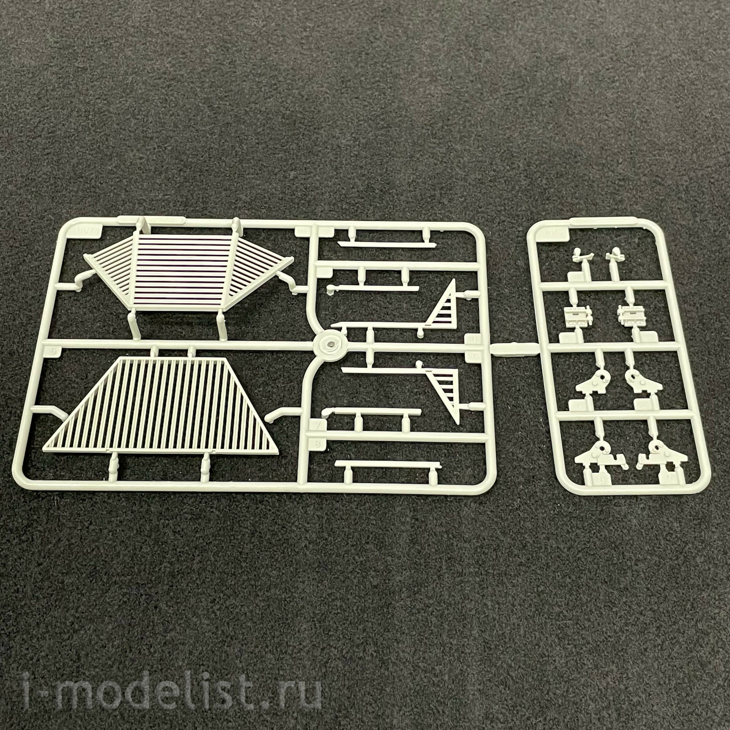 09609 Trubach 1/35 Russian T-72B1 tank with KTM-6 and lattice armor (under license from UVZ)