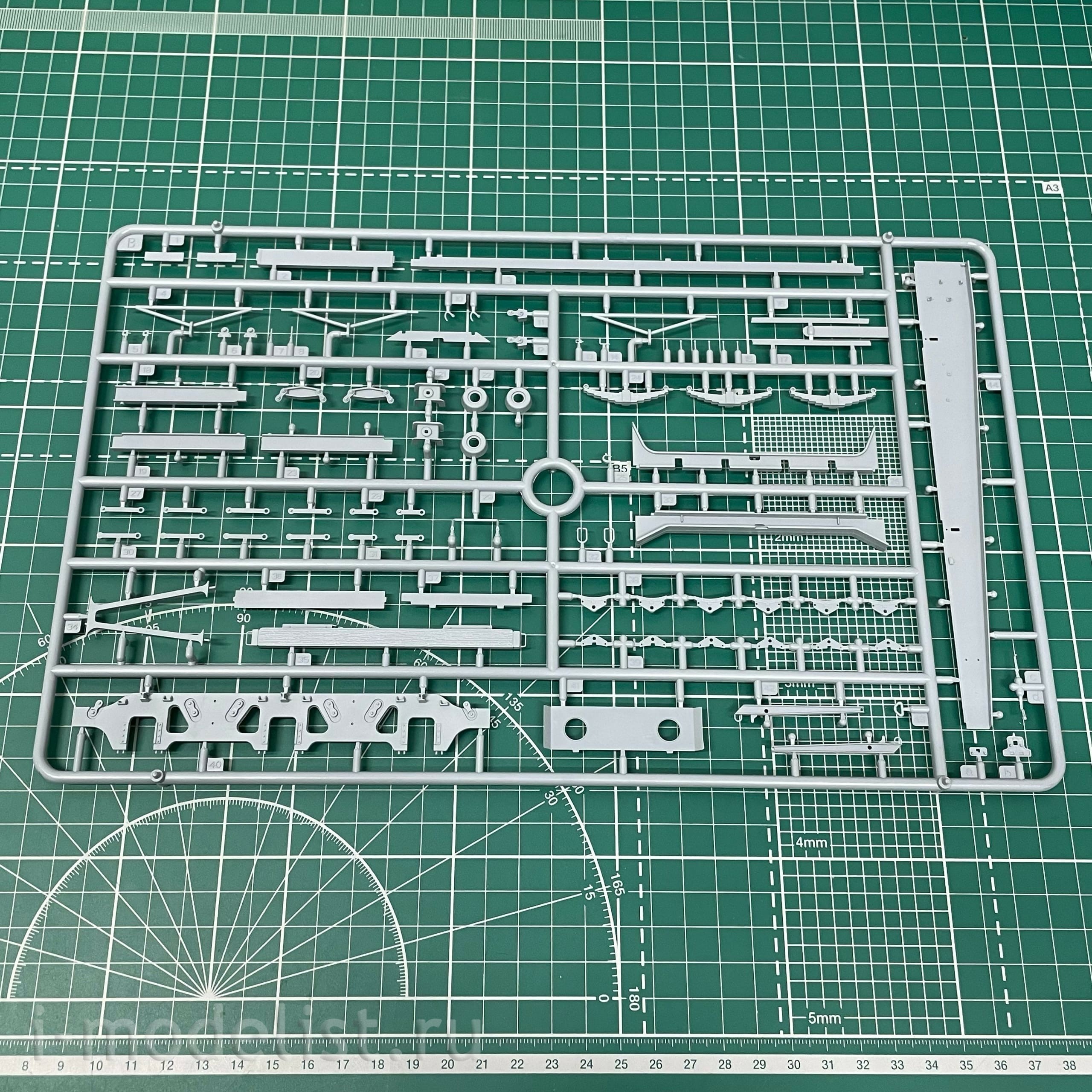 35A05 Sabre Model 1/35 German Railway platform Genuine SSyms 6-Axle 80 t