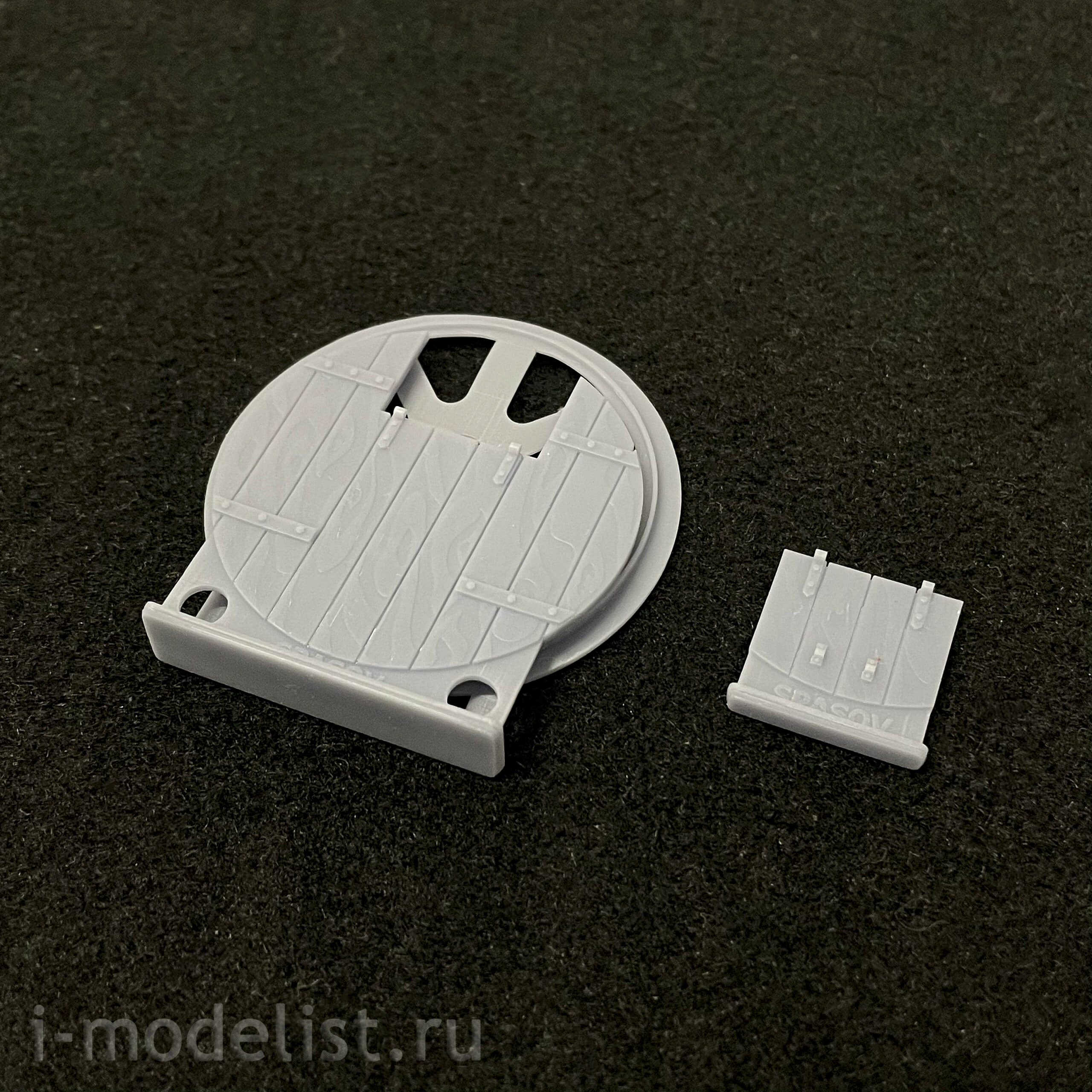 3507 SpAsov 1/35 Wooden hatch for engineering vehicles based on Pz.Kpfw. IV