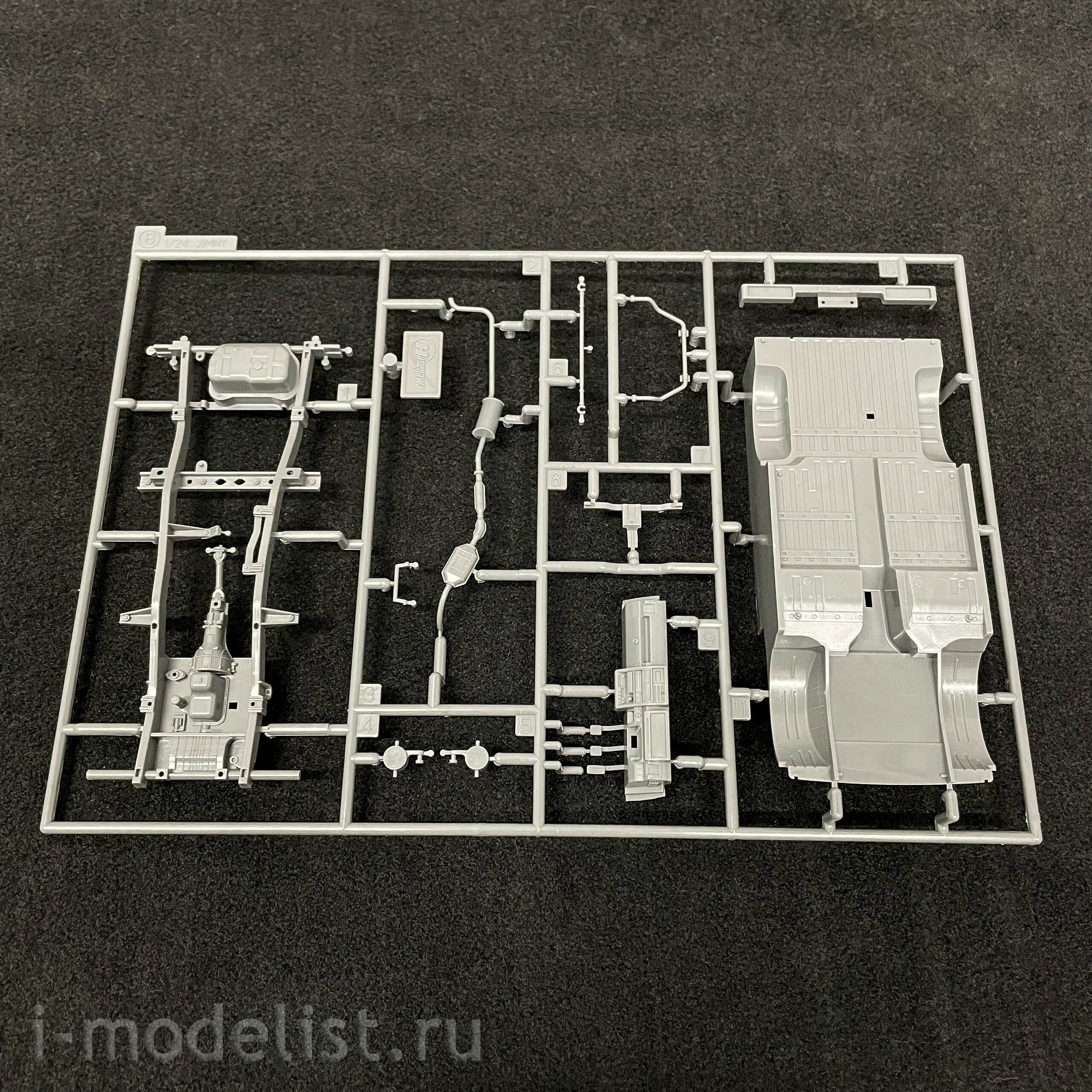 20568 Hasegawa 1/24 Suzuki Jimny Car (JA11-1)