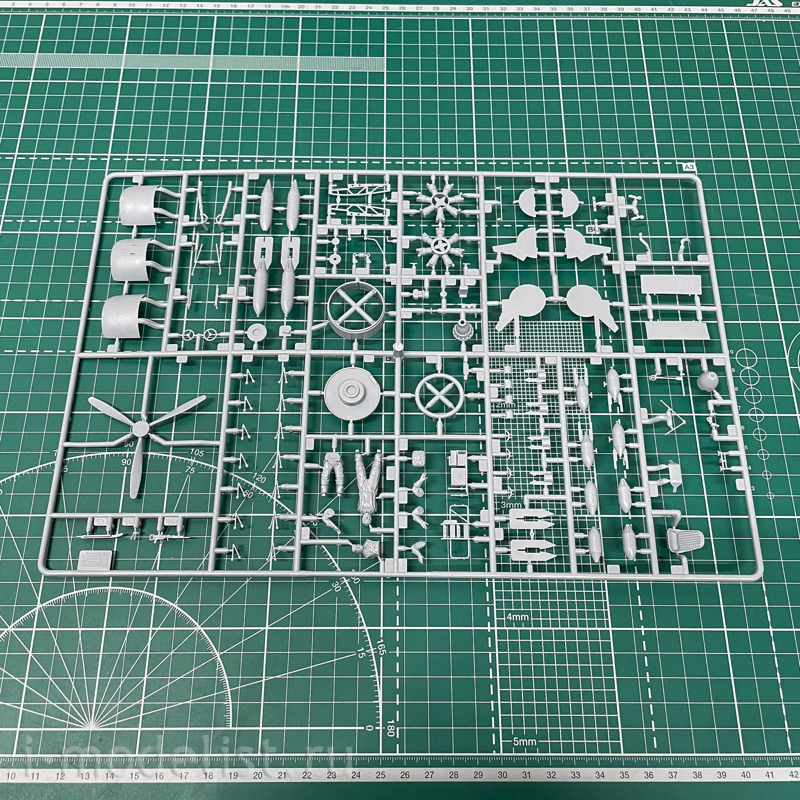 4805 Zvezda 1/48 Soviet su-2 bomber