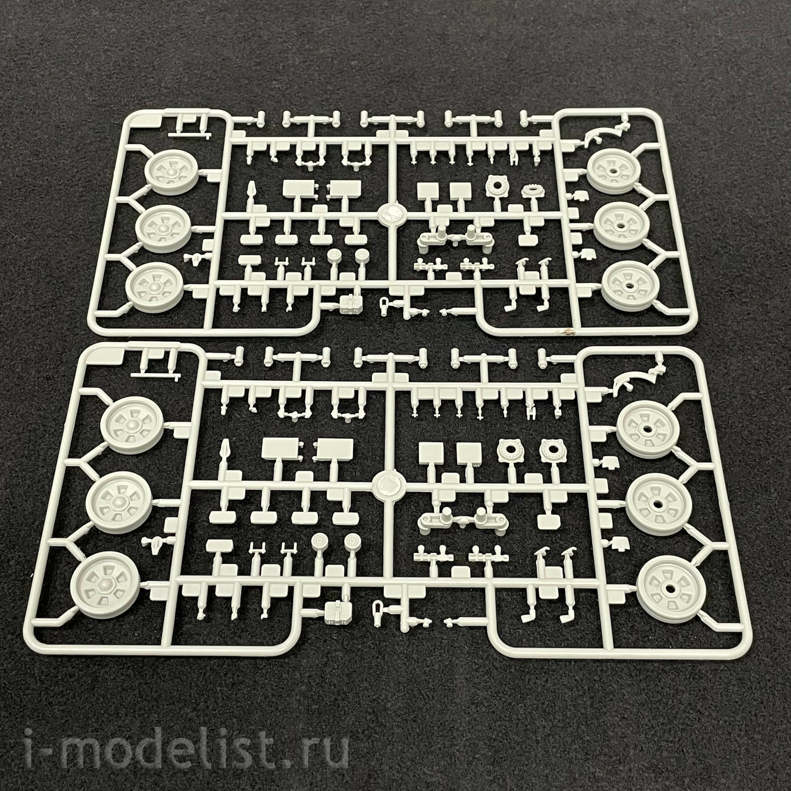 09609 Trubach 1/35 Russian T-72B1 tank with KTM-6 and lattice armor (under license from UVZ)
