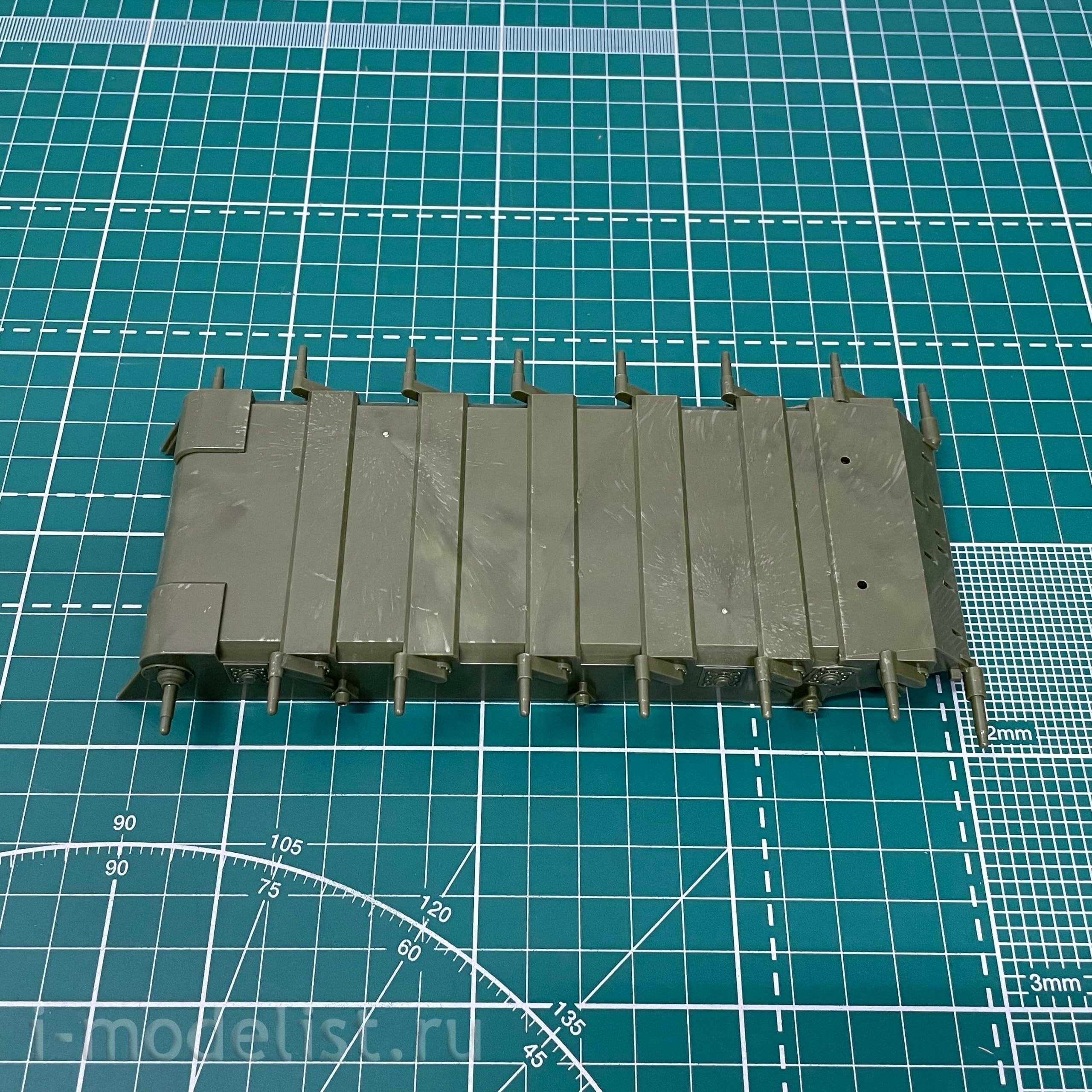 3550 Zvezda 1/35 Soviet t-72B tank