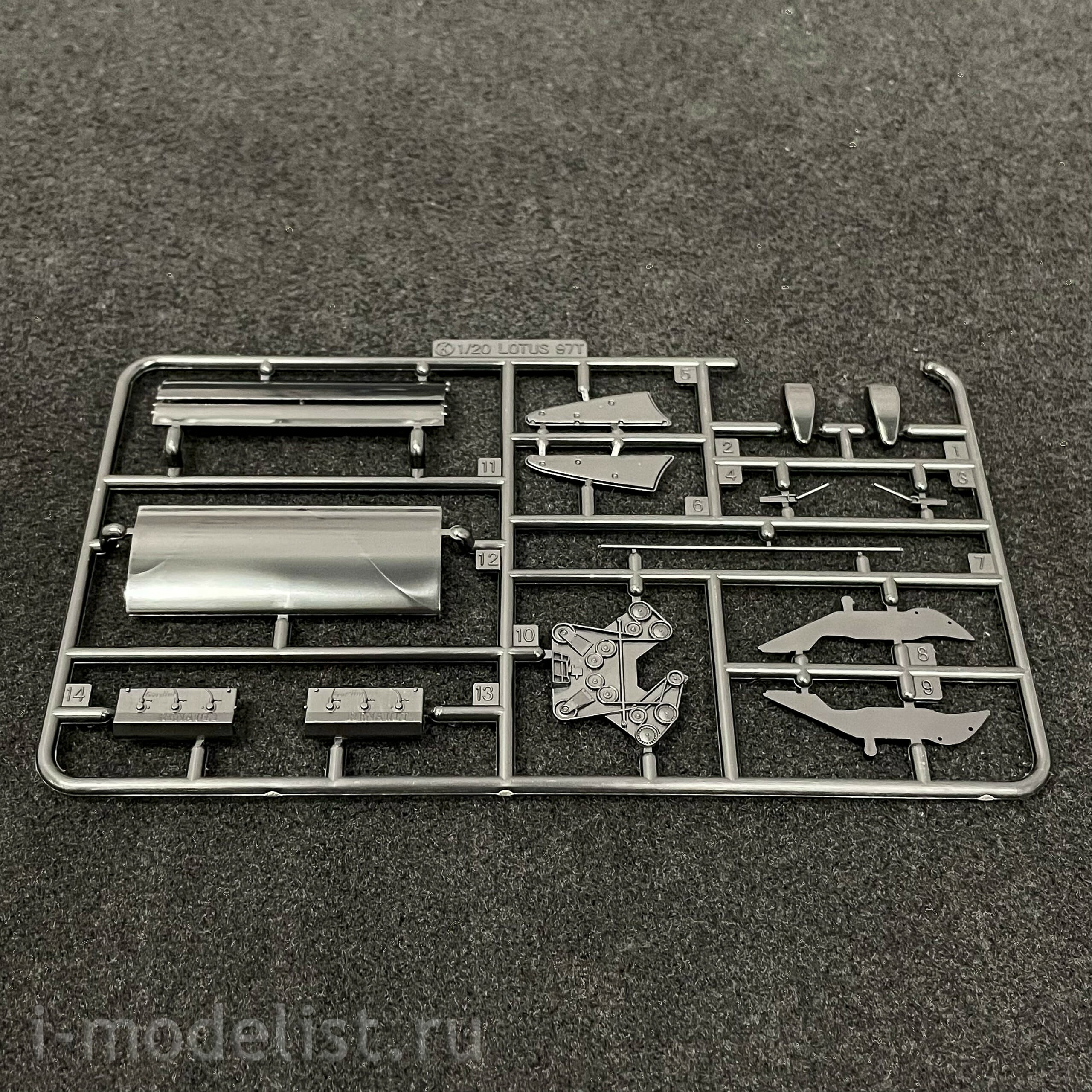 09195 Fujimi 1/20 Lotus 97T Racing Car 1985