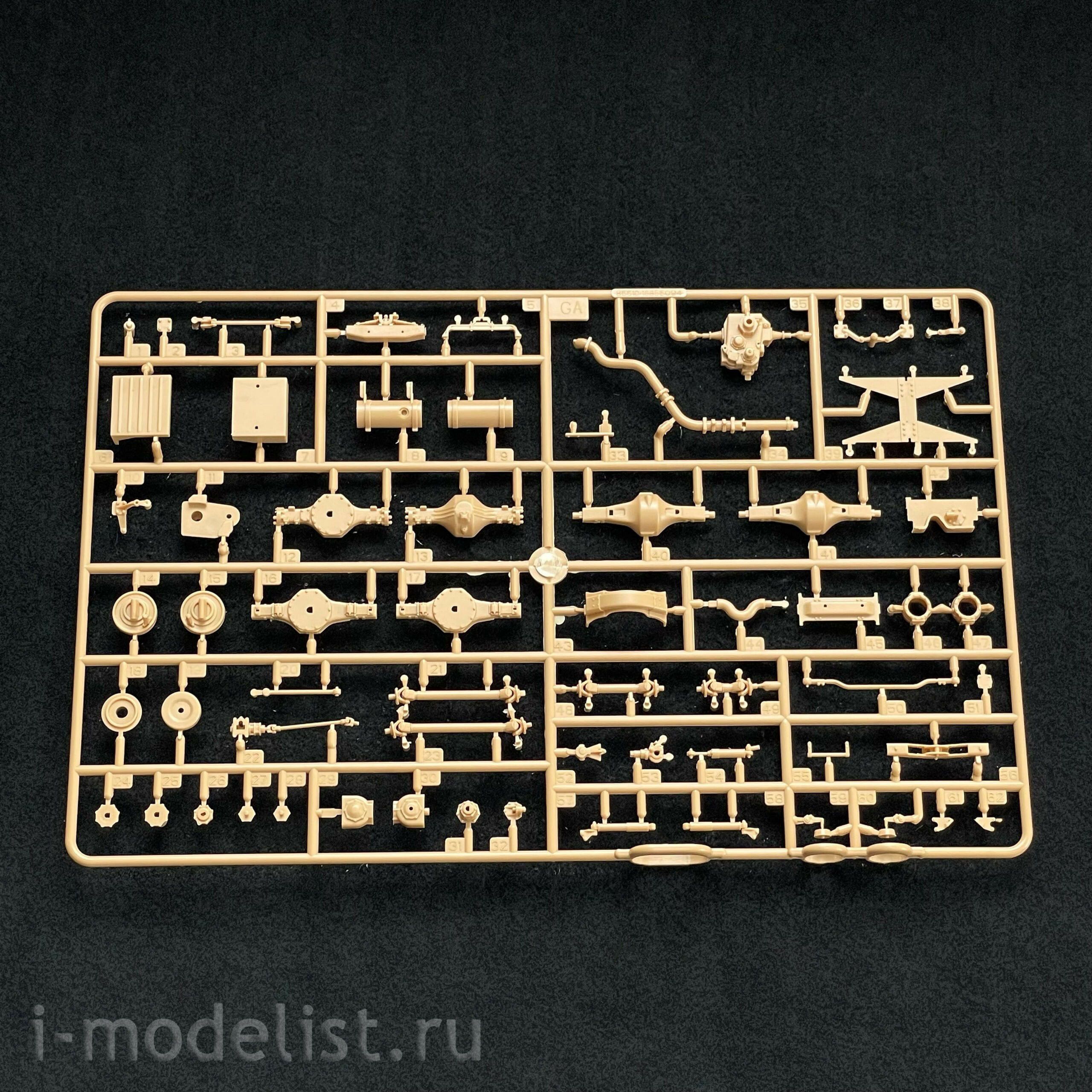 85510 HobbyBoss 1/35 Soviet truck KRAZ-260