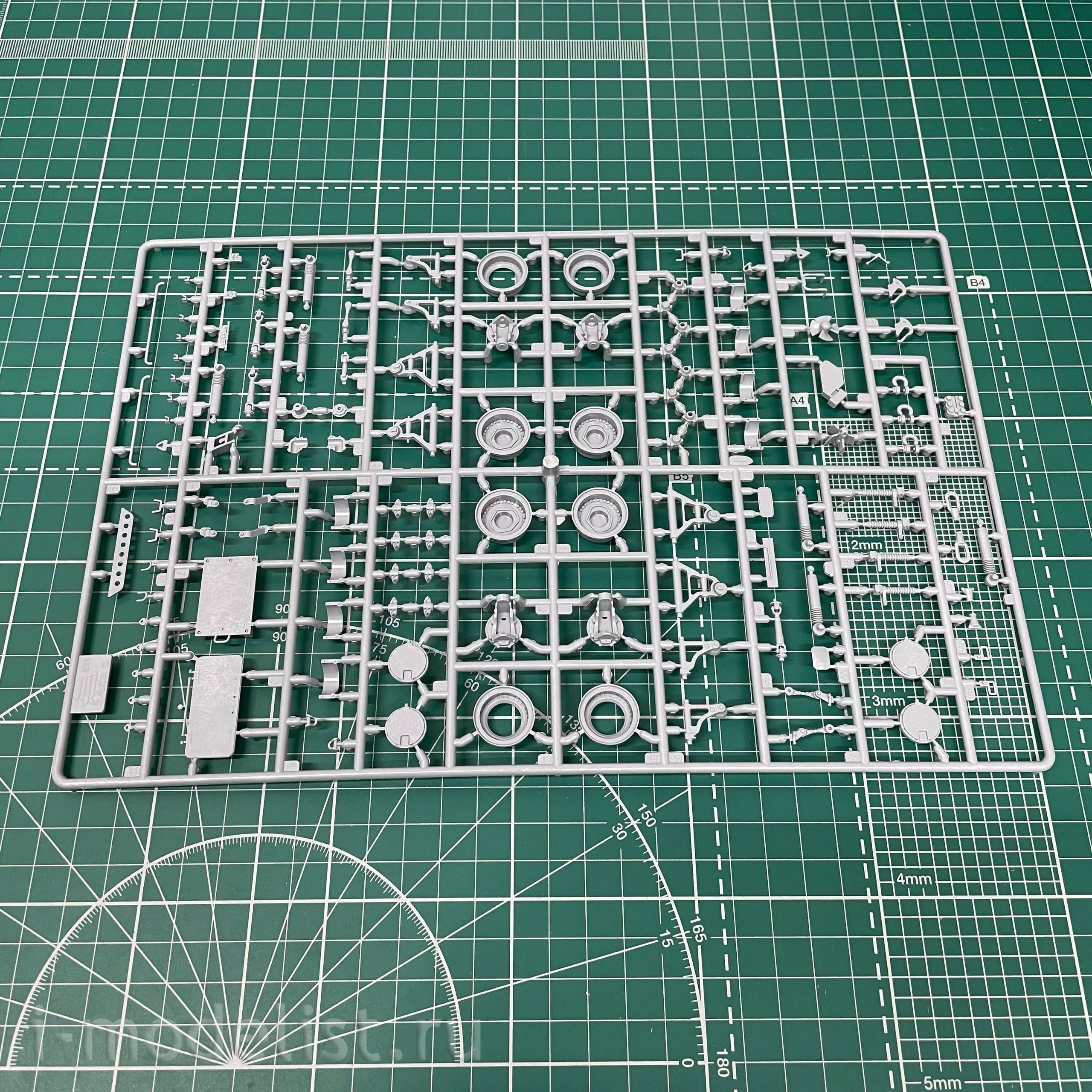3696 Zvezda 1/35 APC 