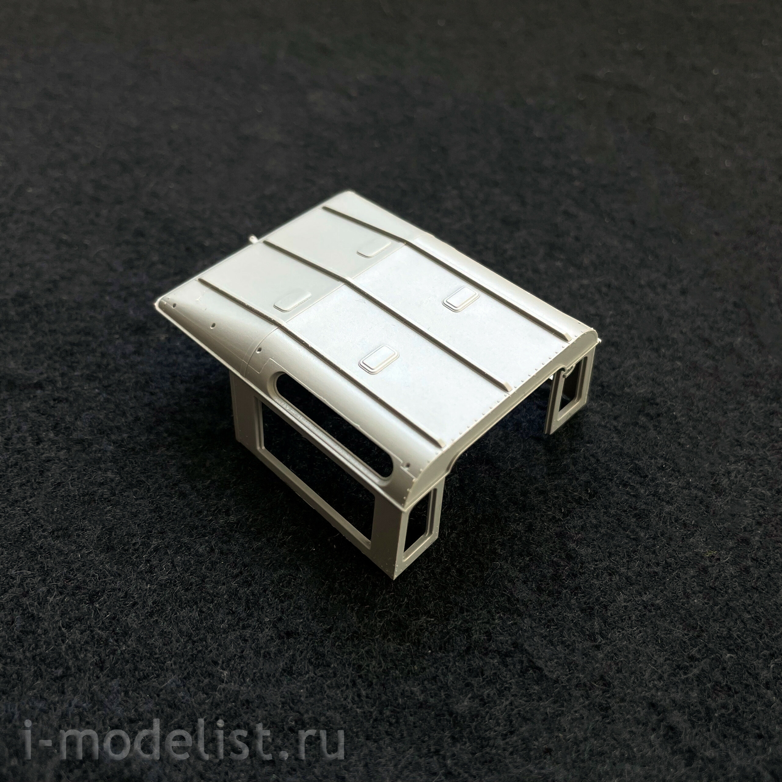 AK35013 AK Interactive 1/35 SUV Land Rover 88 Series IIA Station Wagon