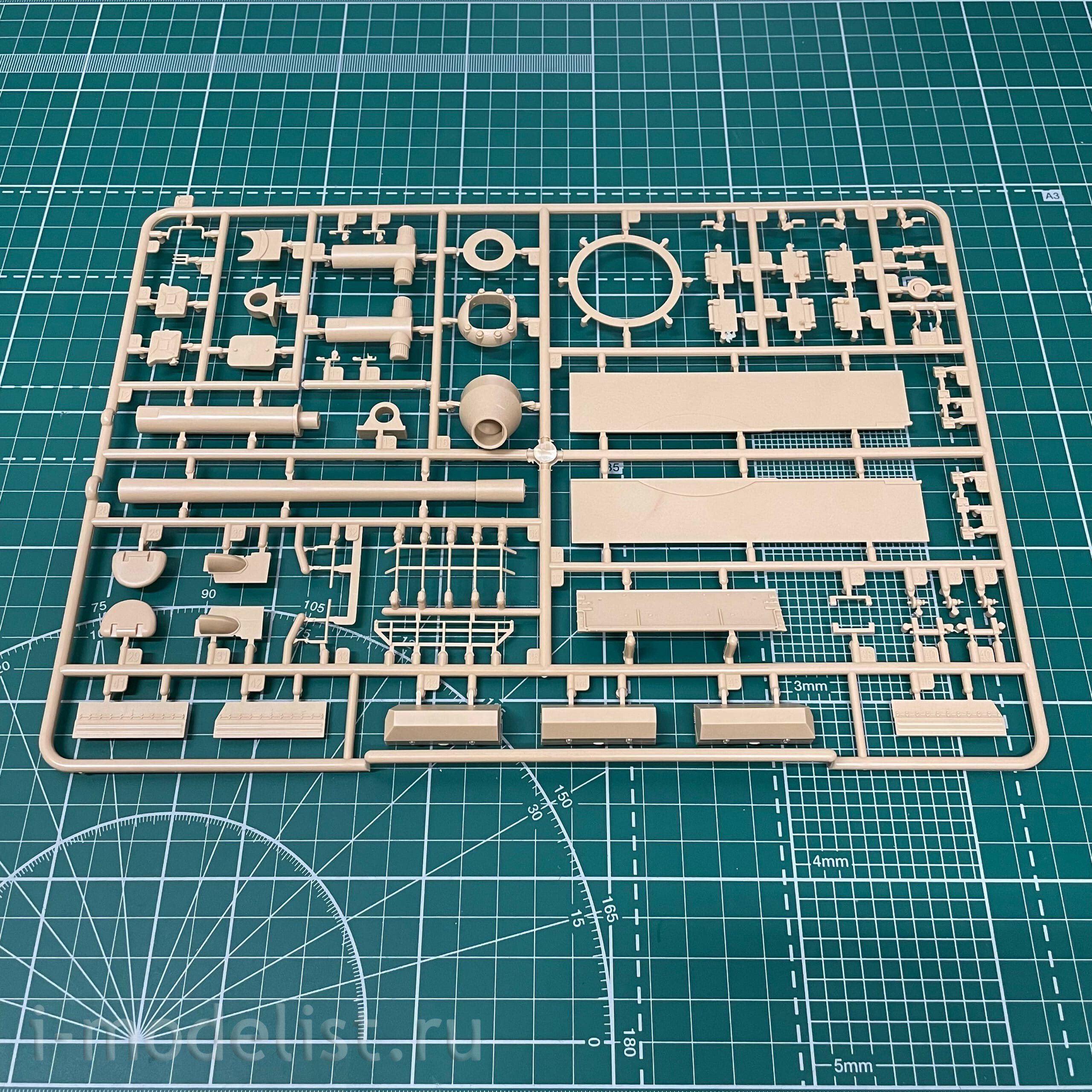 35A034 Amusing Hobby 1/35 FV217 BADGER