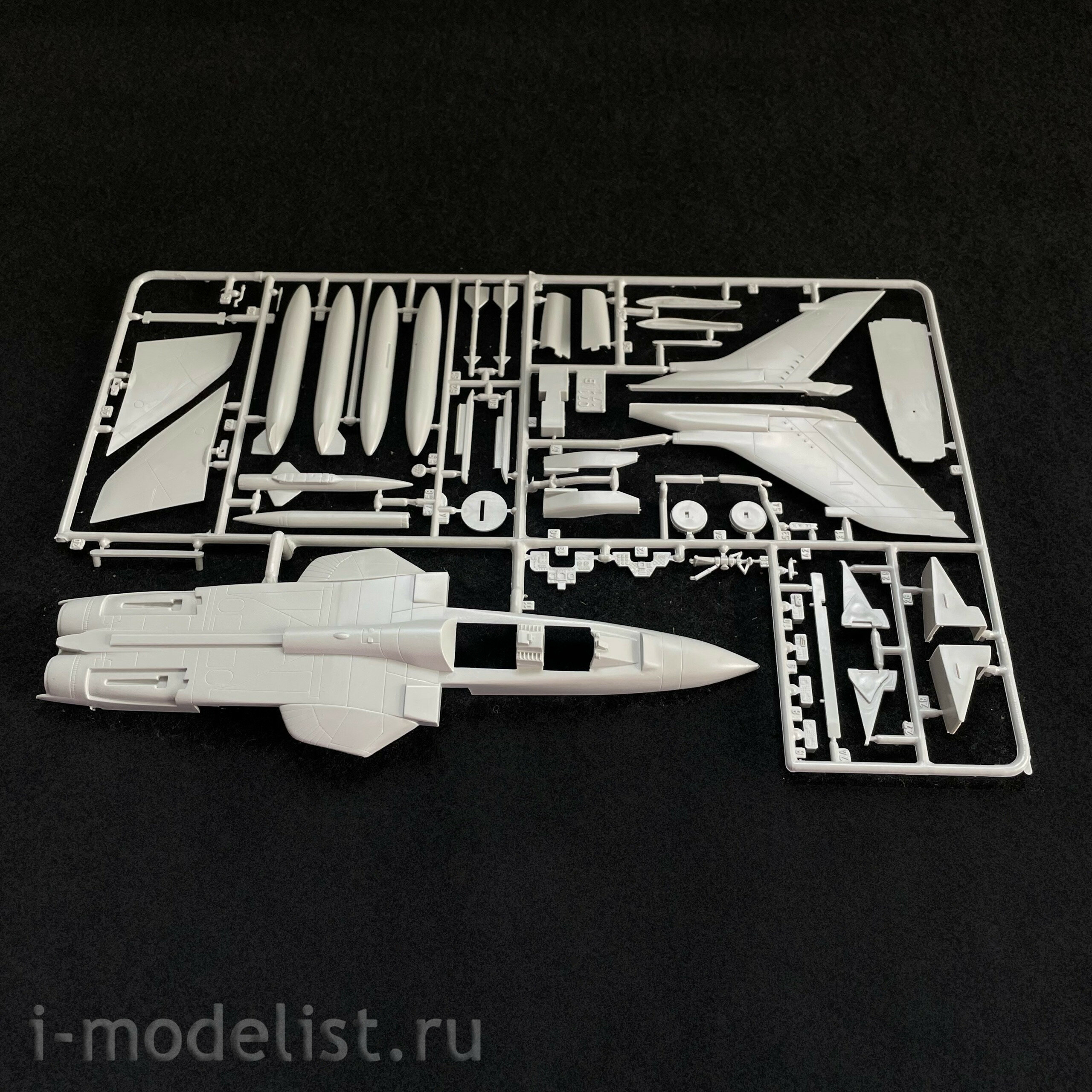 1384 Italeri 1/72 tornado gr Combat aircraft. 1 RAG. Gulf war