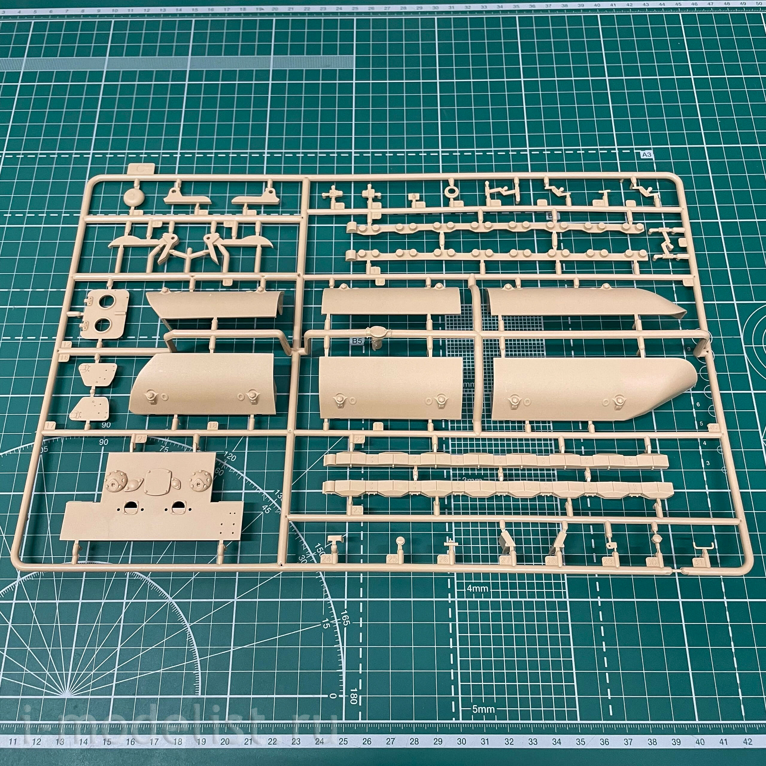 35A017 Amusing Hobby 1/35 JAGDPANZWR E-100