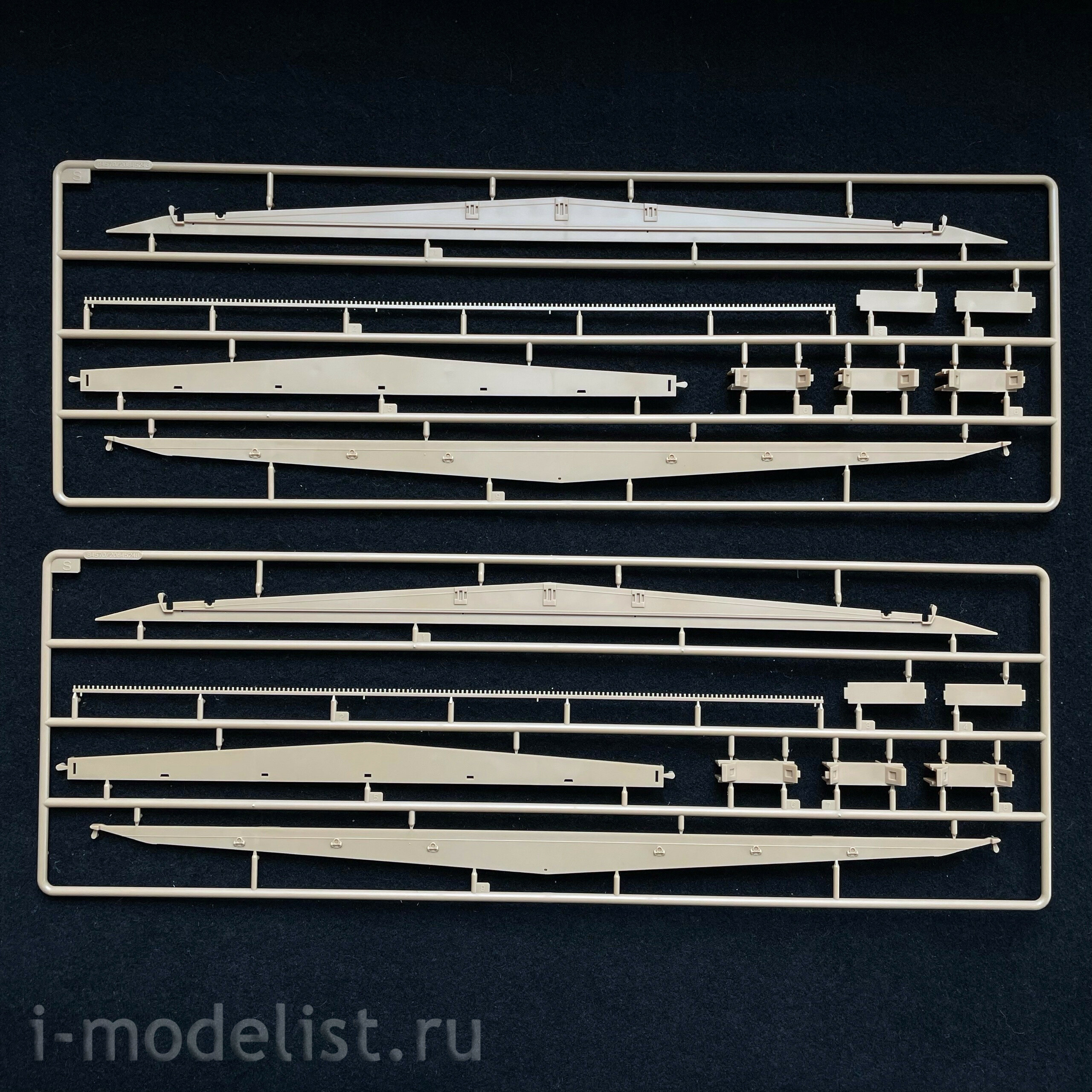 84570 HobbyBoss 1/35 German bridge laying machine IGUANA PSB-2-14(m)