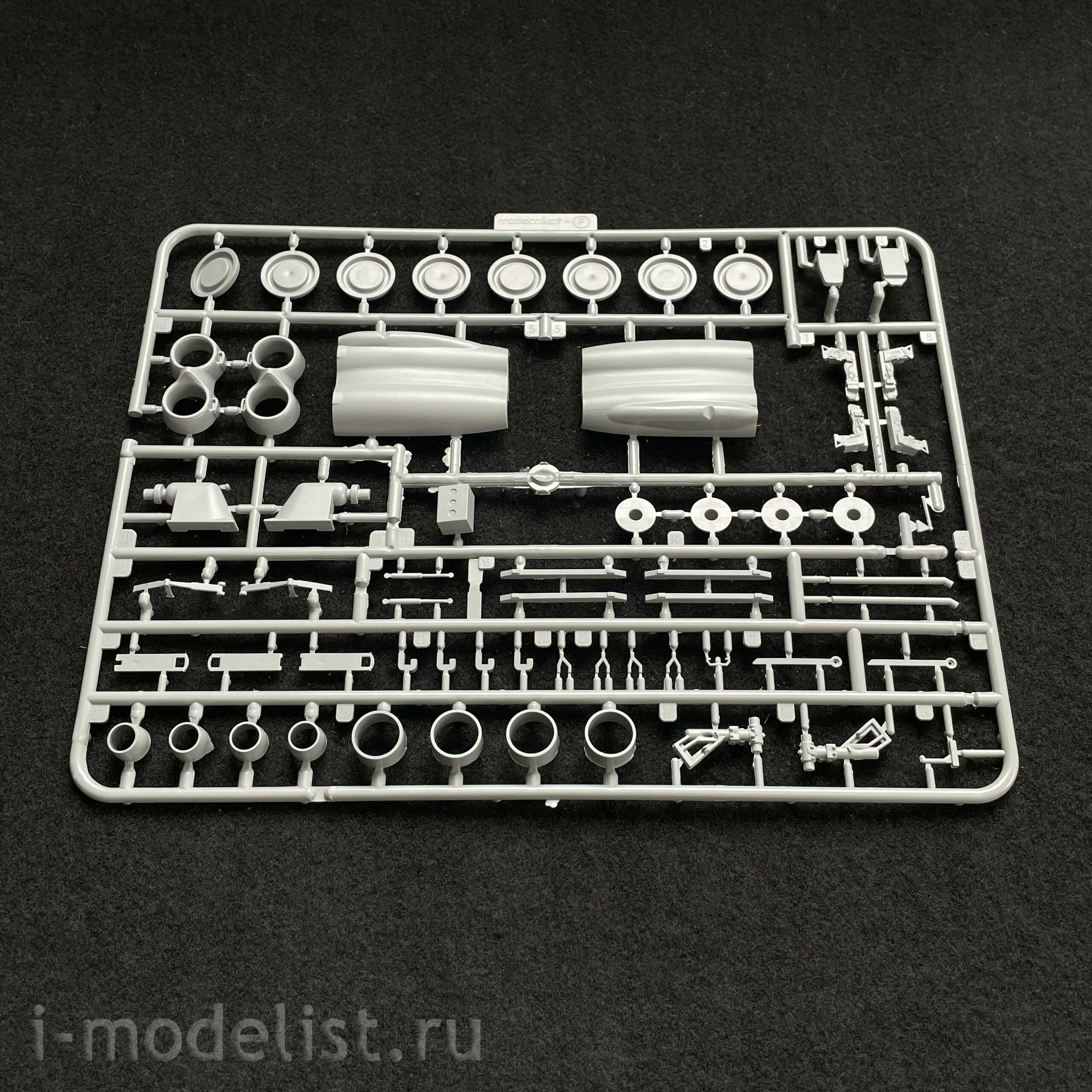 UA72211 Modelcollect 1/72 American Strategic bomber Stratofortress B-52H