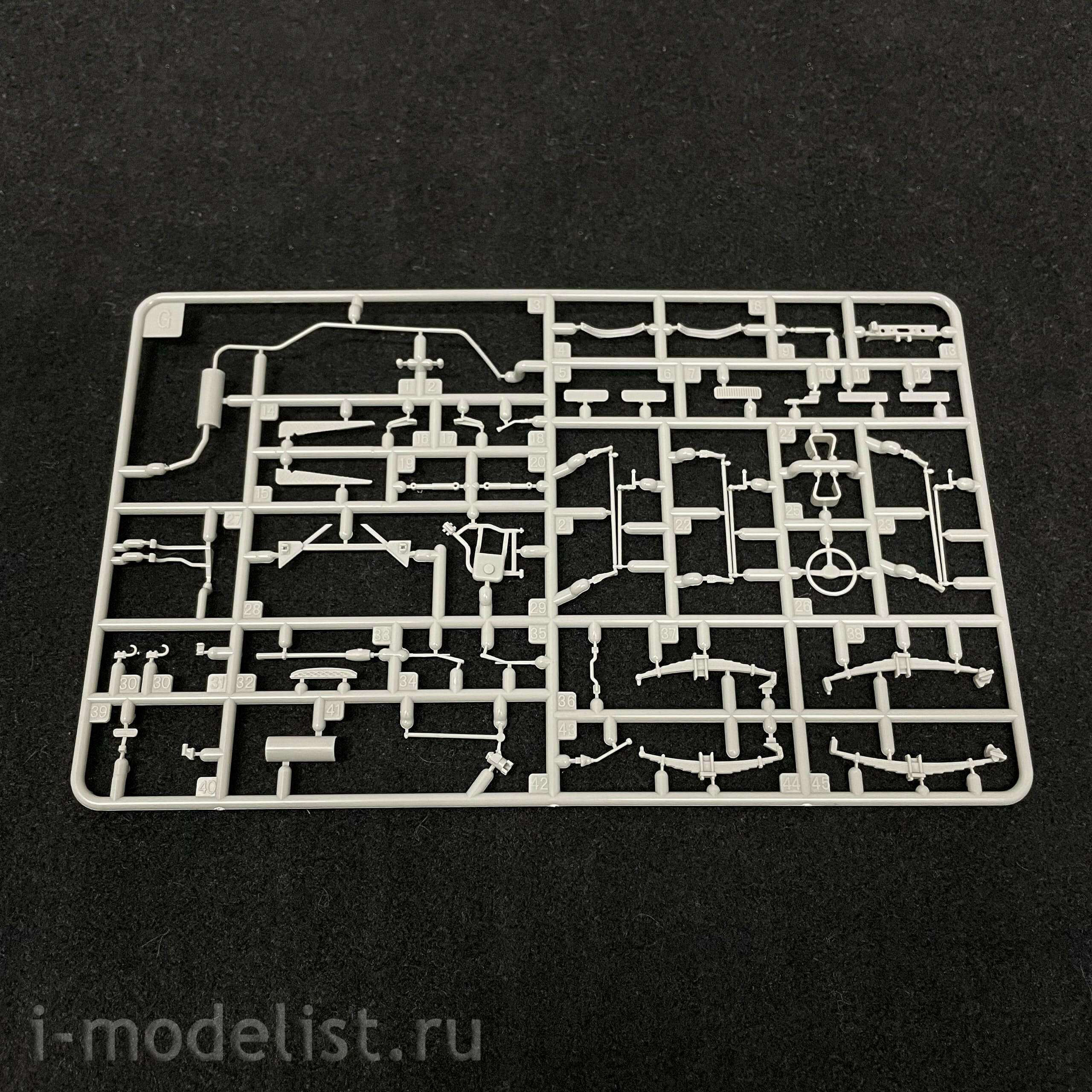 AK35002 AK Interactive 1/35 SUV FJ43 PICKUP with DShKM