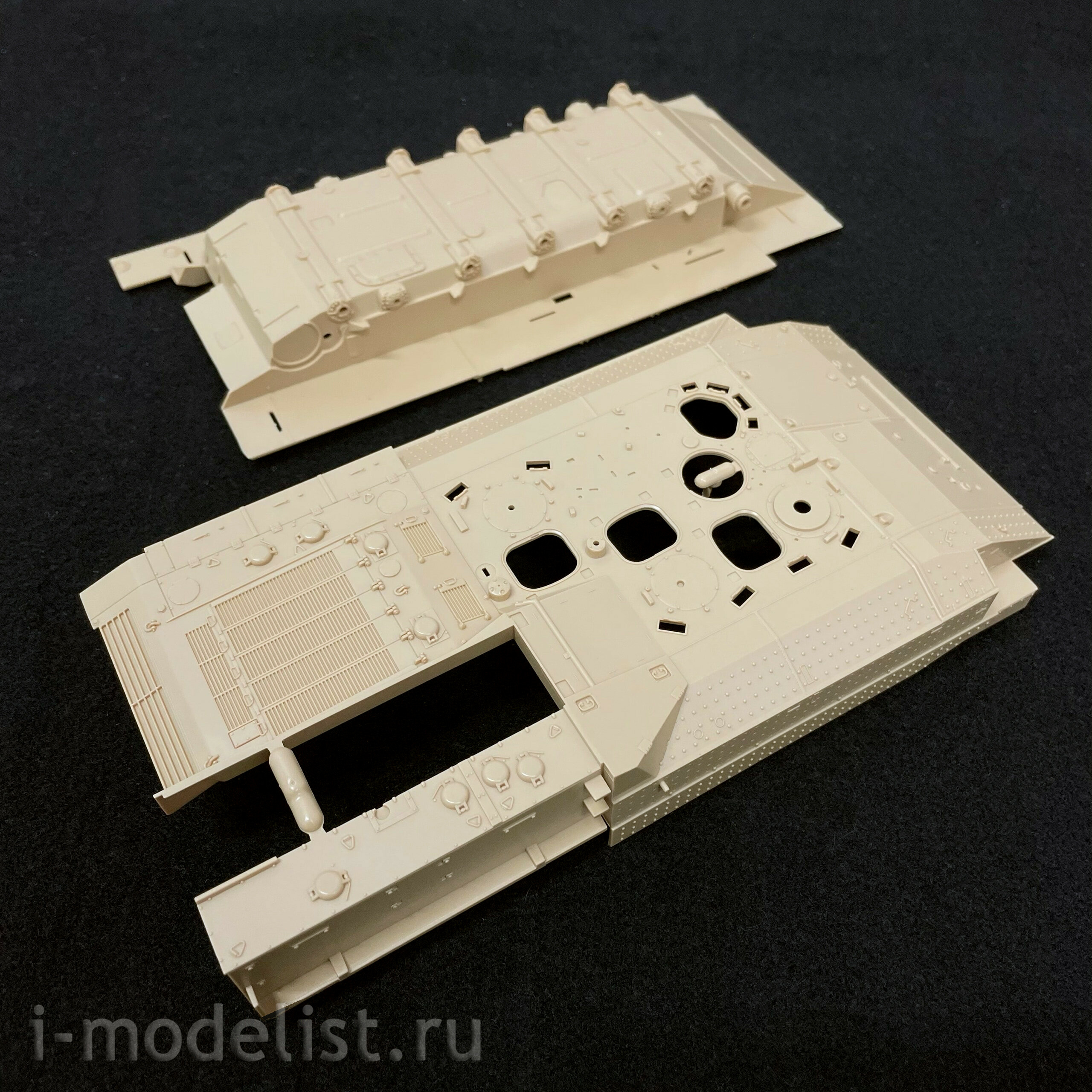 SS-008 Meng 1/35 Israel heavy armored personnel carrier Achzarit Late (with full interior)