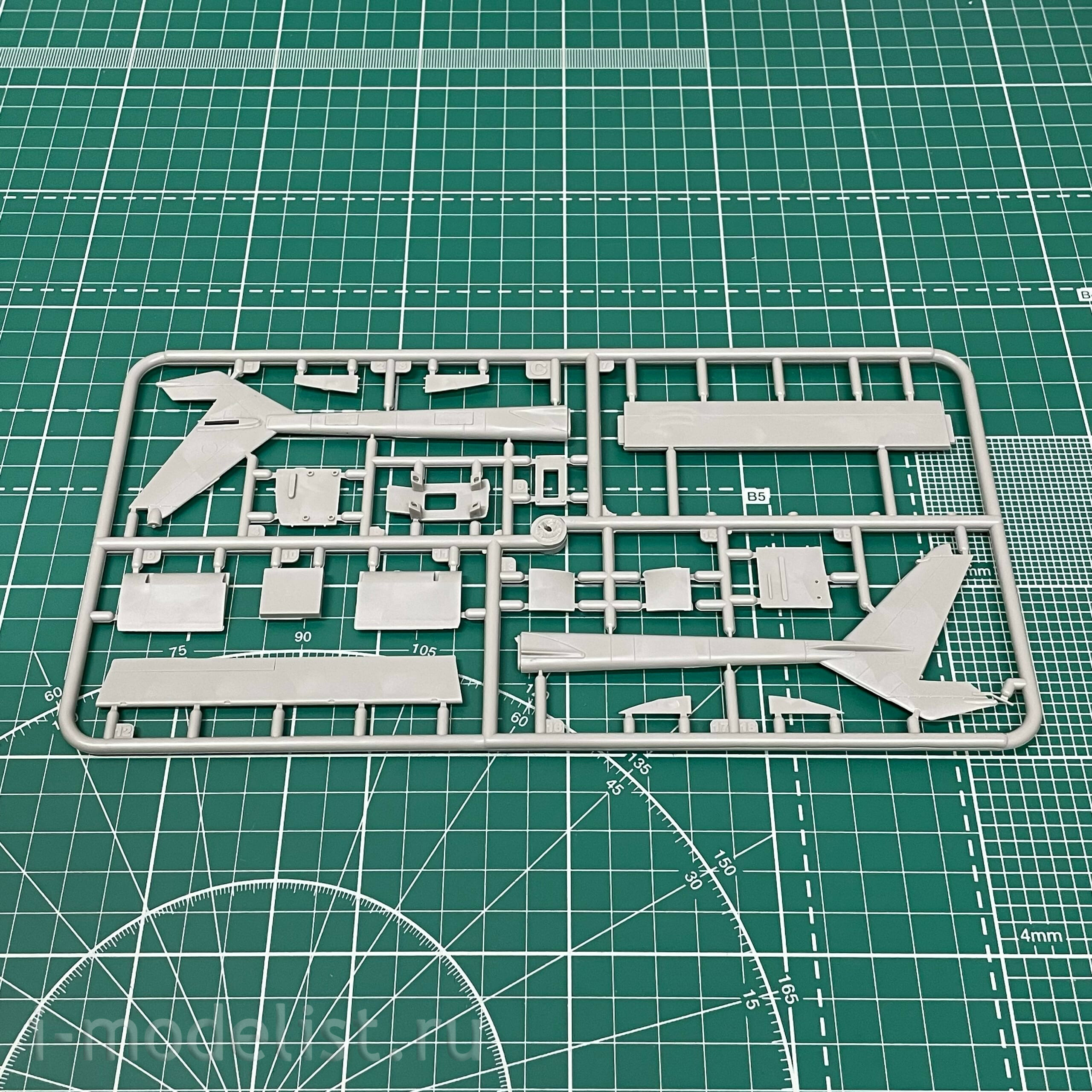 632 Roden 1/32 o-2A Skymaster Aircraft